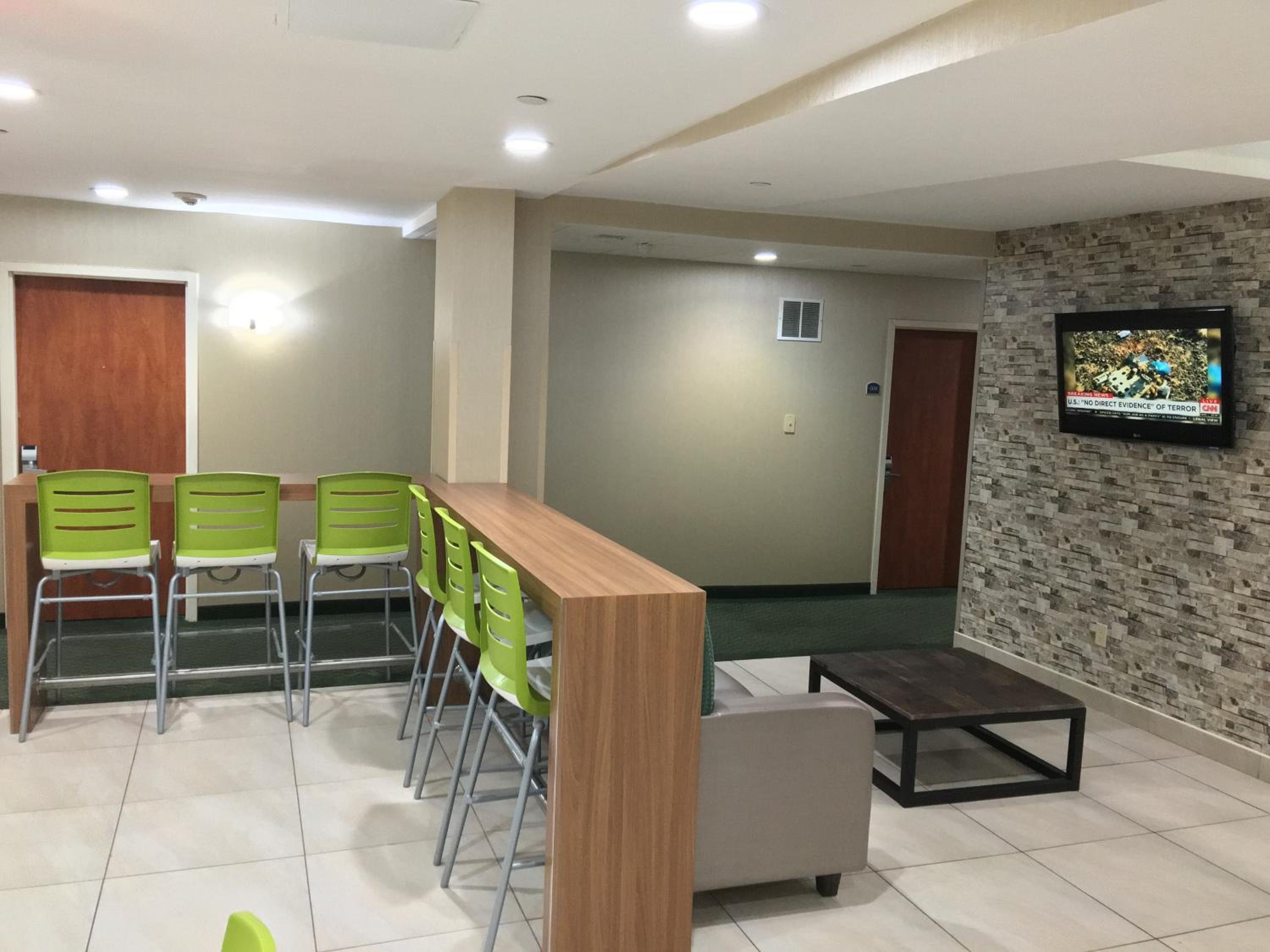 New York City Vacations - Corona Hotel New York - LaGuardia Airport - Property Image 4