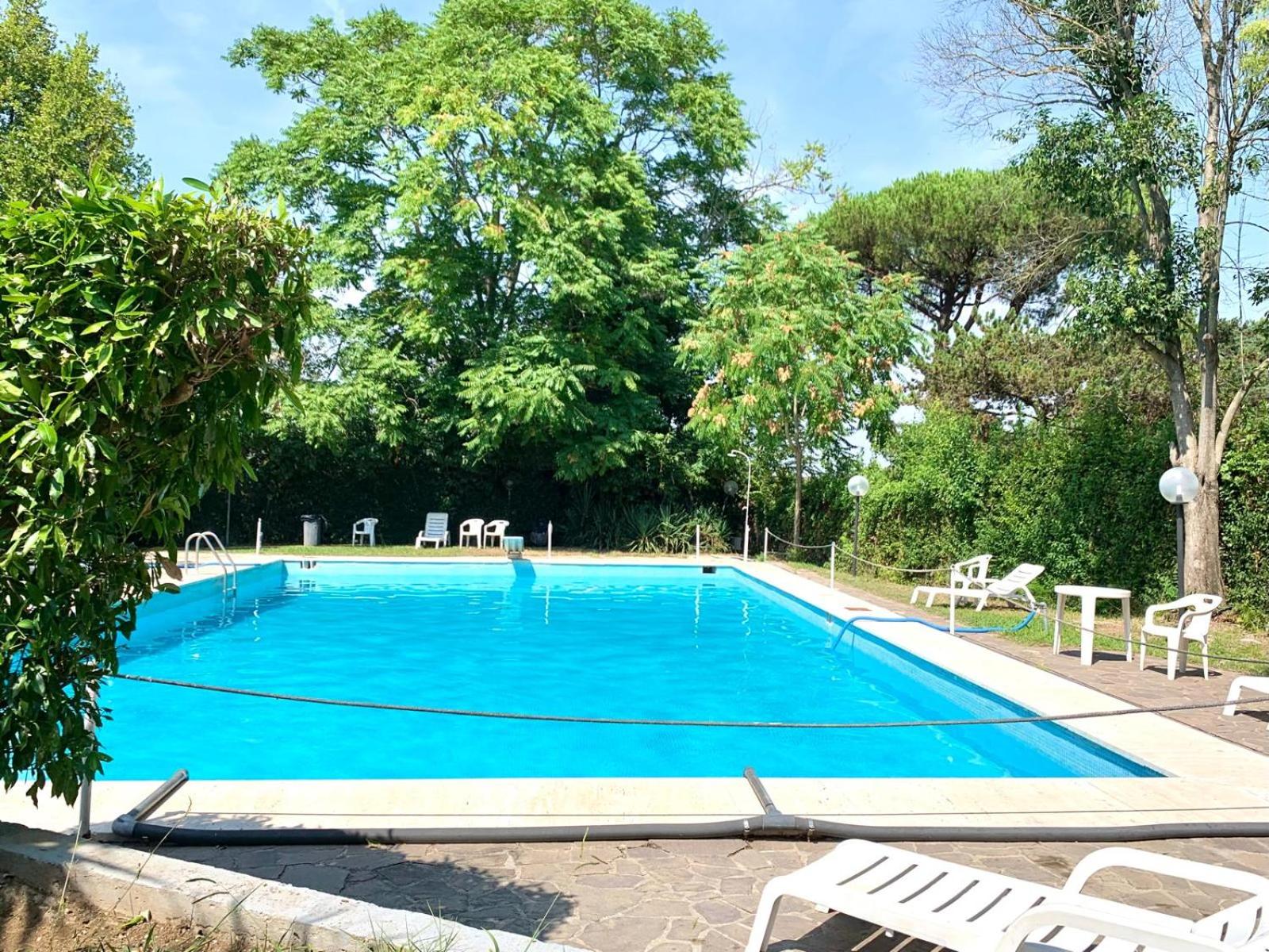 Aurelia House Garden