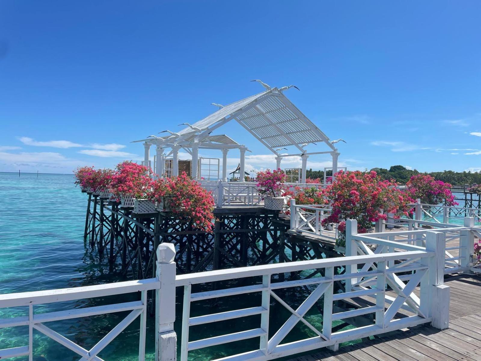 MABUL WATER BUNGALOWS - STANDALONE CHALET- INCLUSIVE of FOOD & BEVERAGE, AIRPORT TRANSPORTATION, SNORKELING EQUIPMENTS photo 7