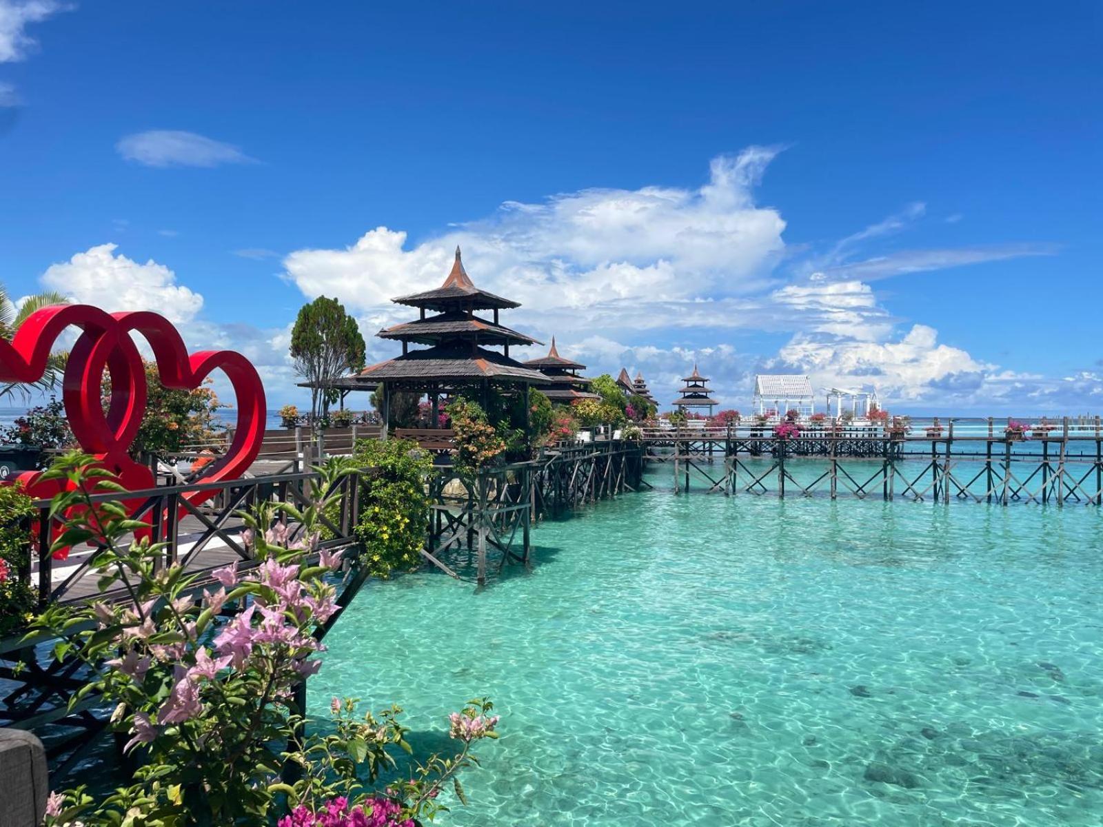 MABUL WATER BUNGALOWS - STANDALONE CHALET- INCLUSIVE of FOOD & BEVERAGE, AIRPORT TRANSPORTATION, SNORKELING EQUIPMENTS photo 3