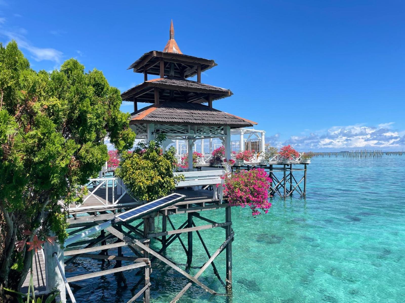 MABUL WATER BUNGALOWS - STANDALONE CHALET- INCLUSIVE of FOOD & BEVERAGE, AIRPORT TRANSPORTATION, SNORKELING EQUIPMENTS photo 1