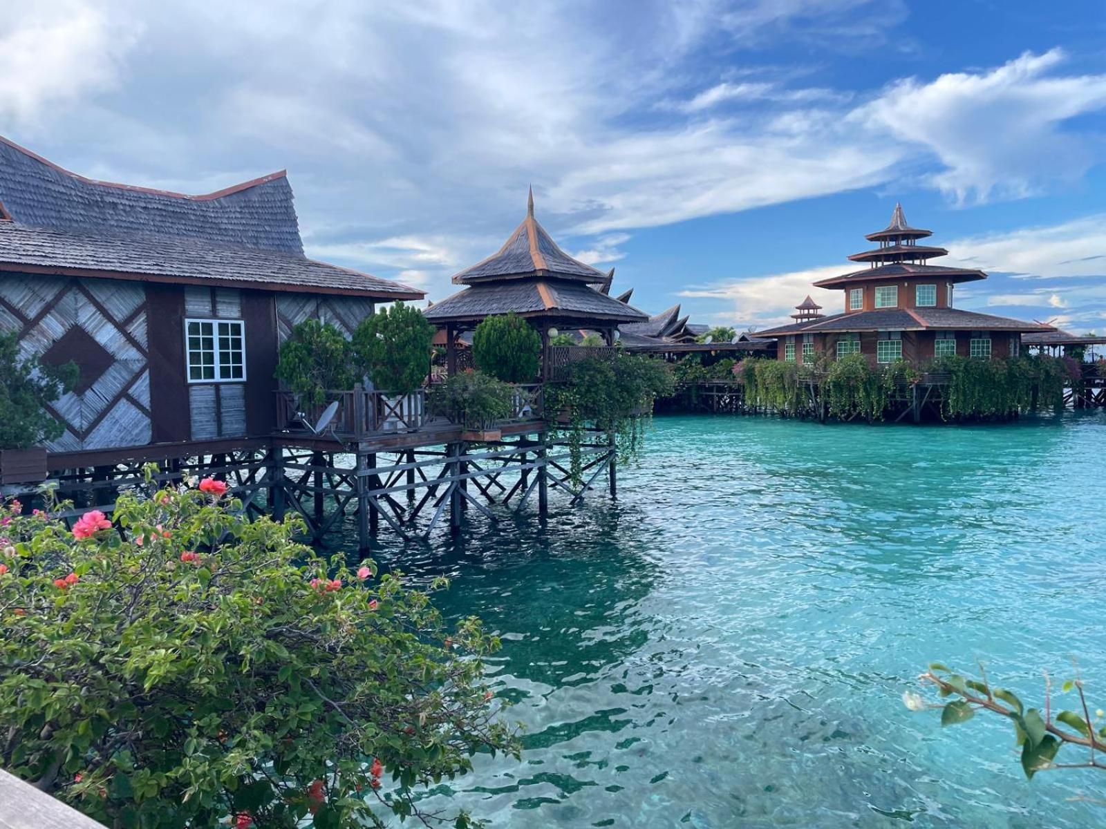 MABUL WATER BUNGALOWS - STANDALONE CHALET- INCLUSIVE of FOOD & BEVERAGE, AIRPORT TRANSPORTATION, SNORKELING EQUIPMENTS photo 5