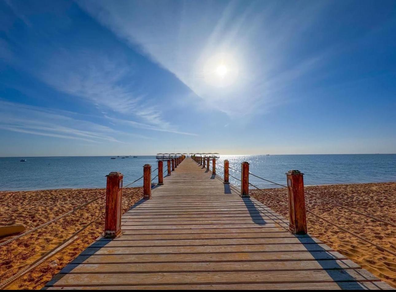 3BRs Beachside with Penthouse and stunning Seaview l EINBAY