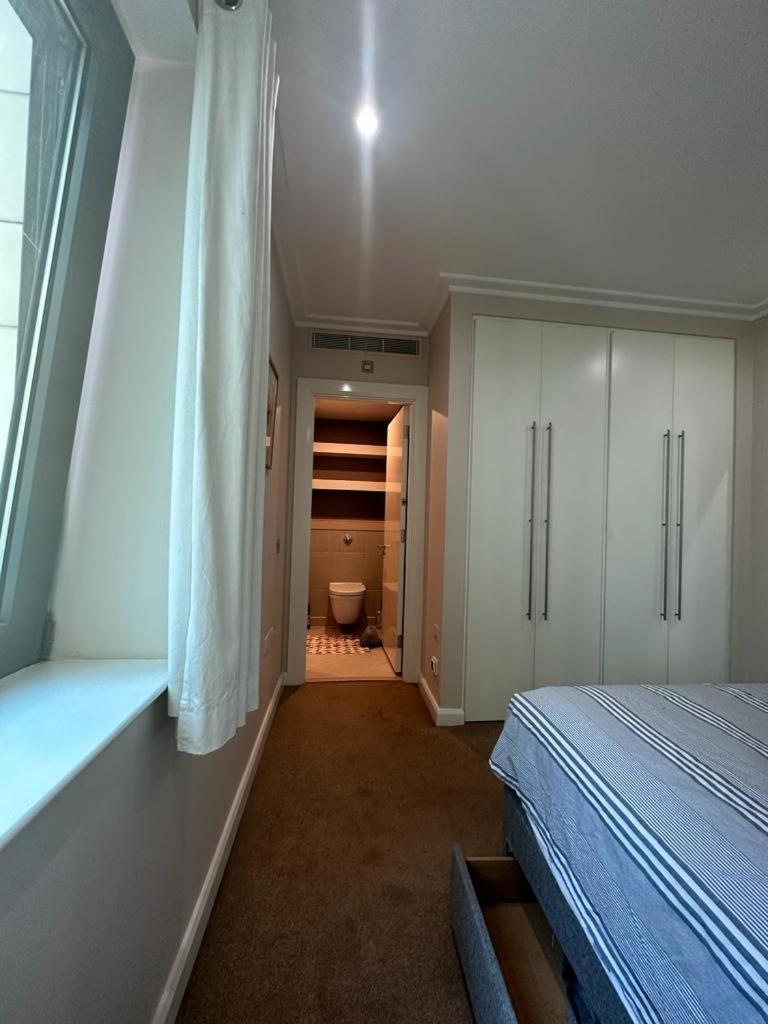 Lakes 2 Bedroom Shared Apartment In Canary Wharf With Private Bathrooms