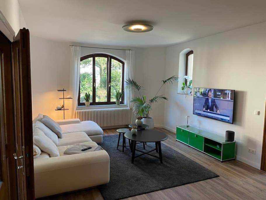 Verwunsches Haus mit Parkplatz in bester Lage