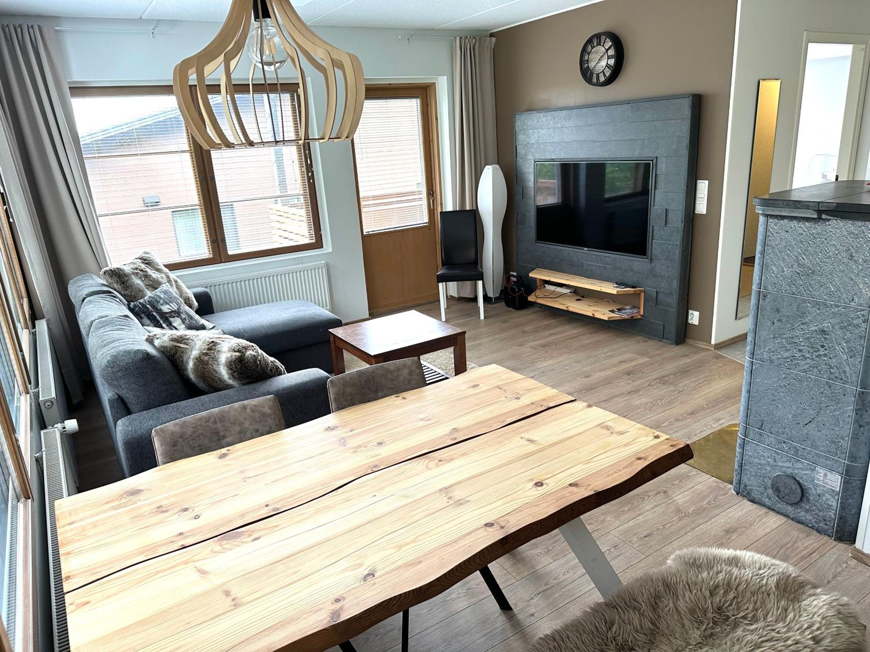 Ruka Center Chalet 3B1 - Ski-In Ski-Out - All services nearby - Fireplace - Wifi - Own parking place view 2