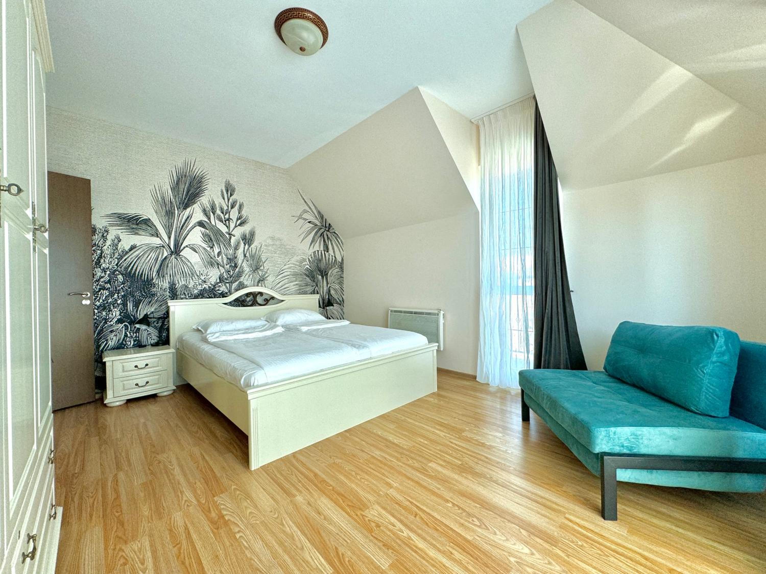 Golden Hermes Apartments