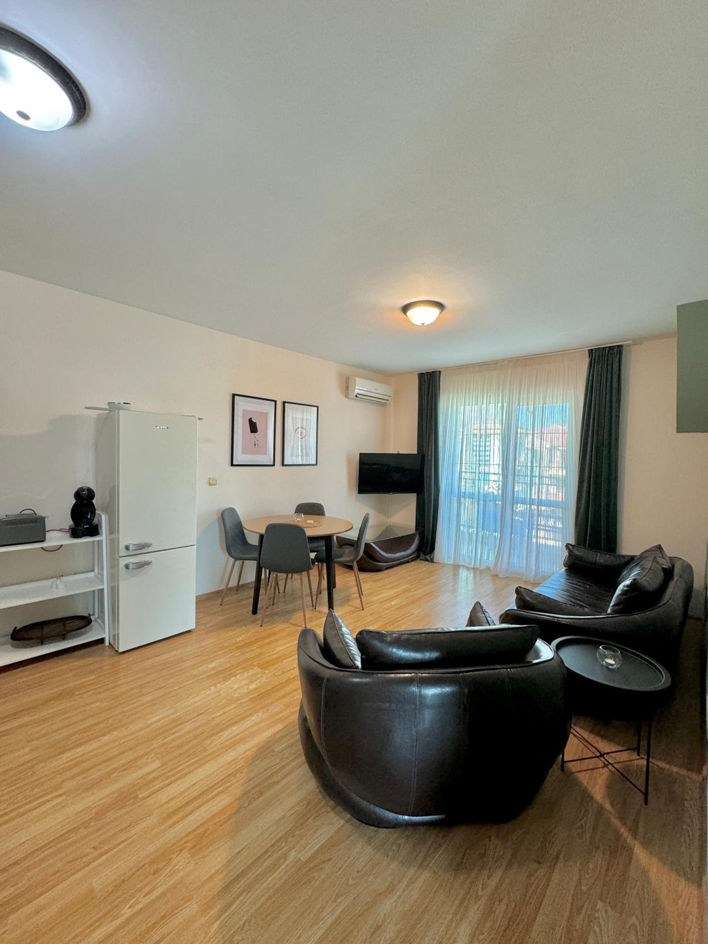 Golden Hermes Apartments