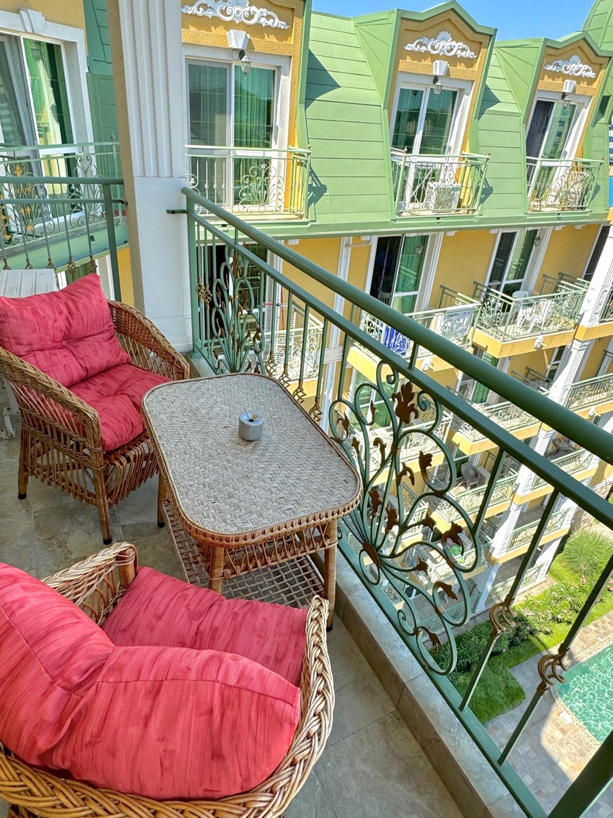 Golden Hermes Apartments