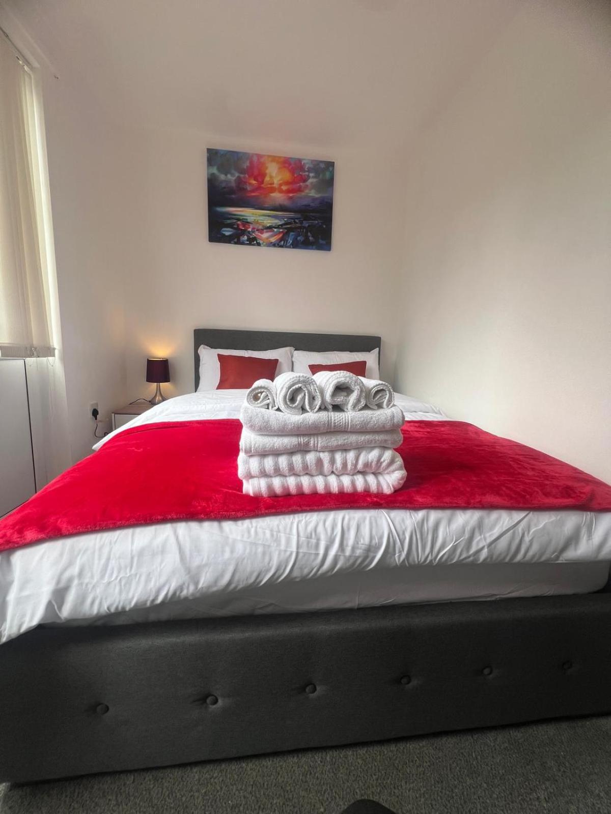 Luxury New House with free Parking view 2