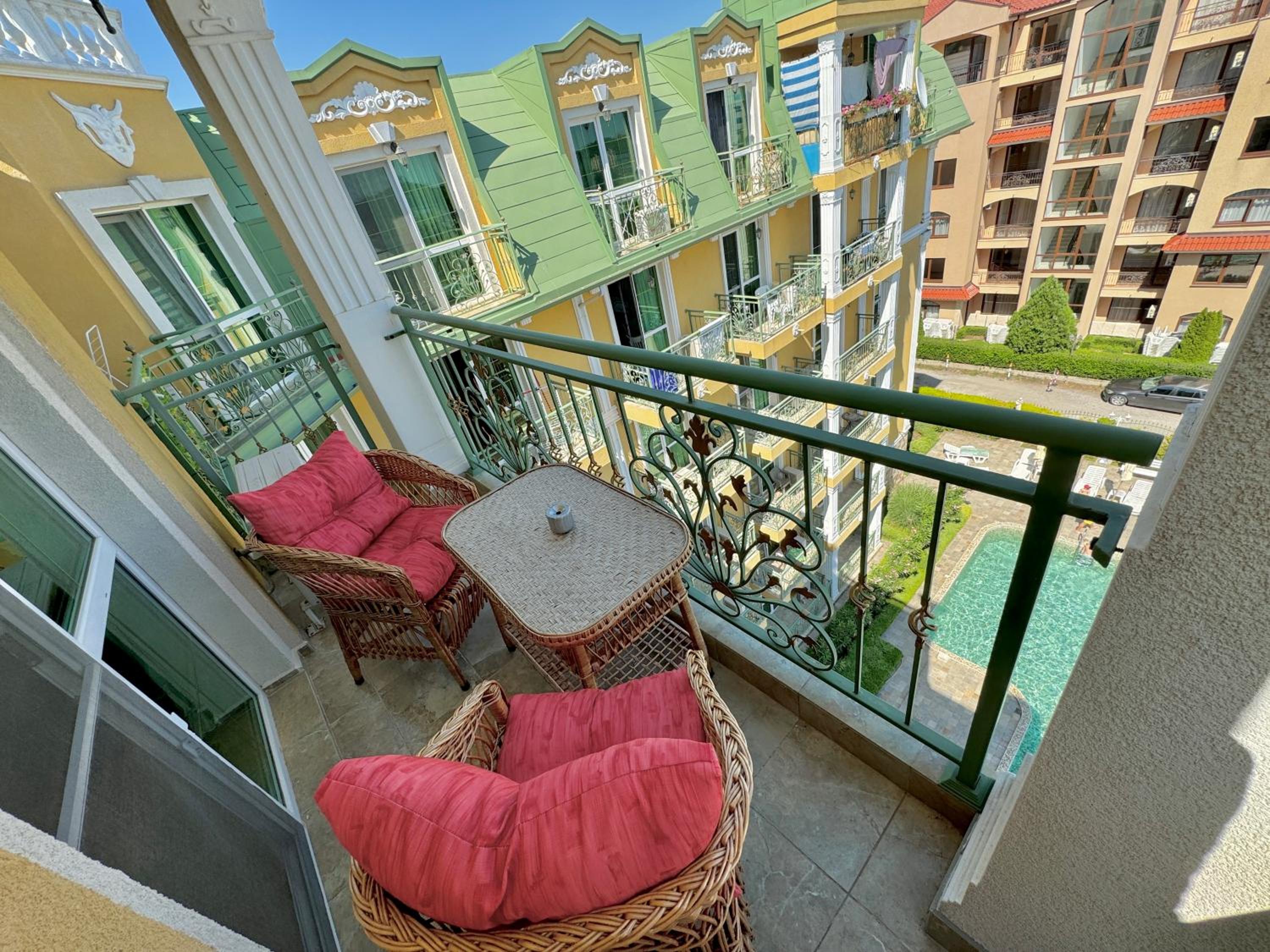 Golden Hermes Apartments