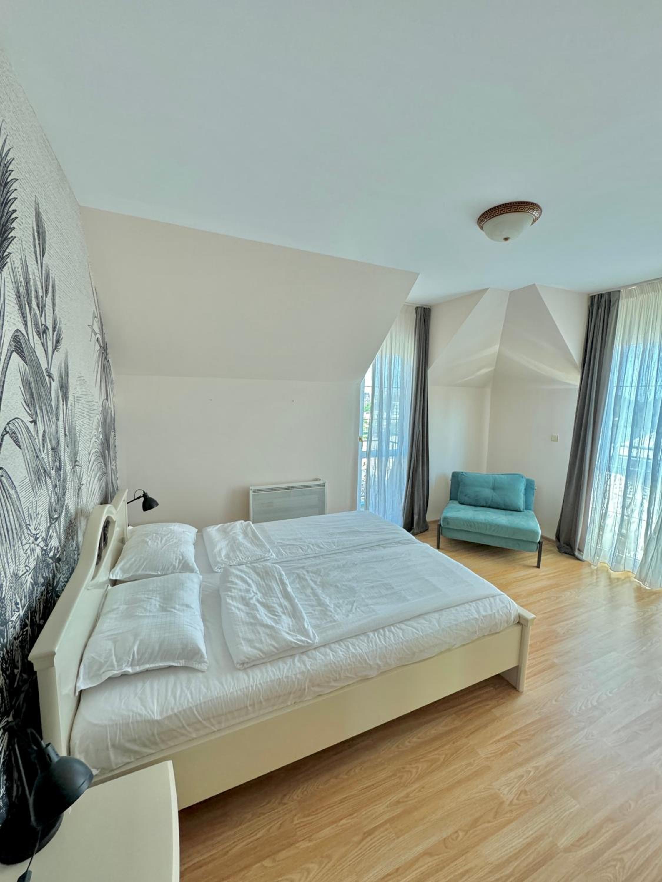 Golden Hermes Apartments