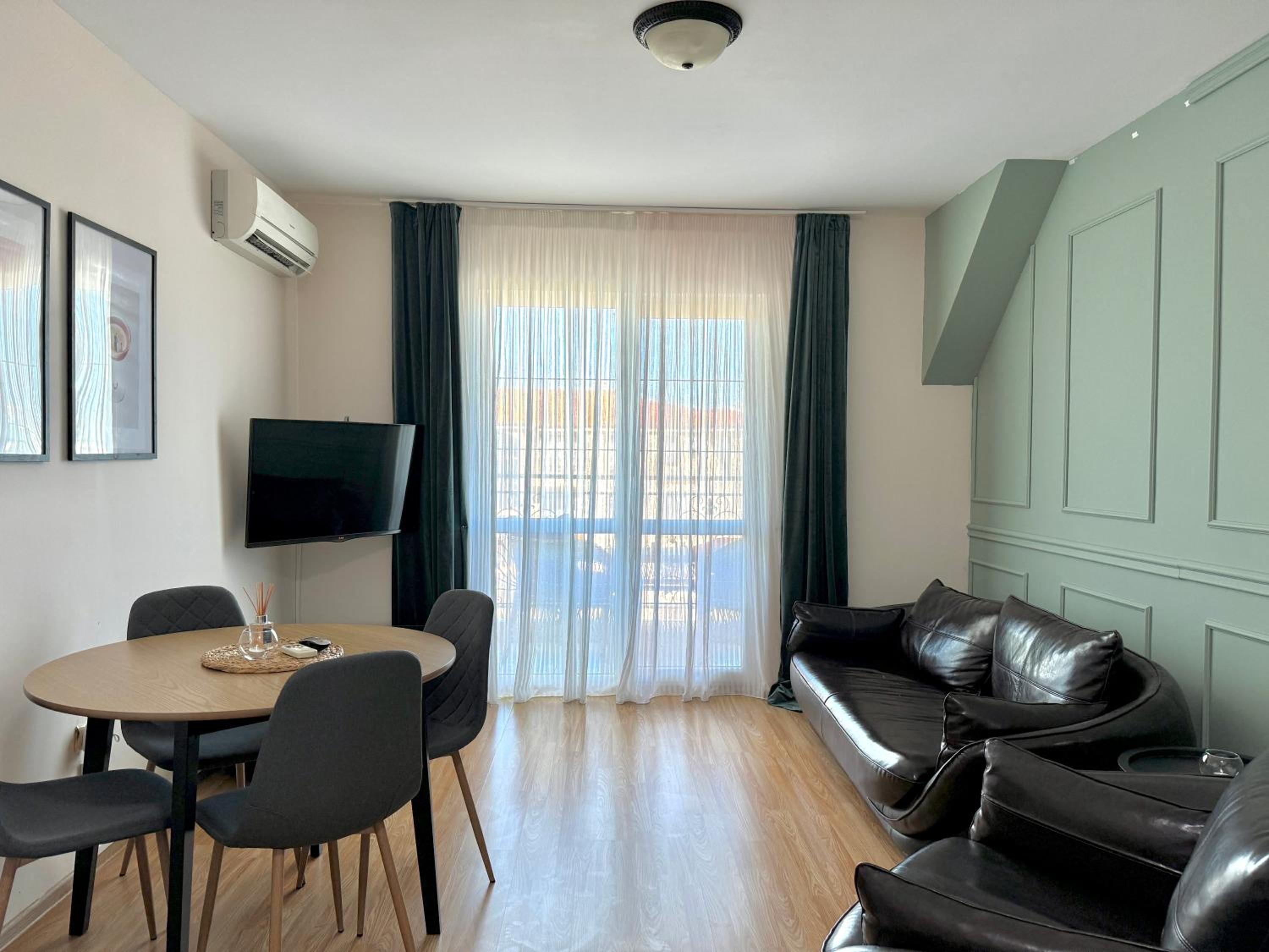 Golden Hermes Apartments