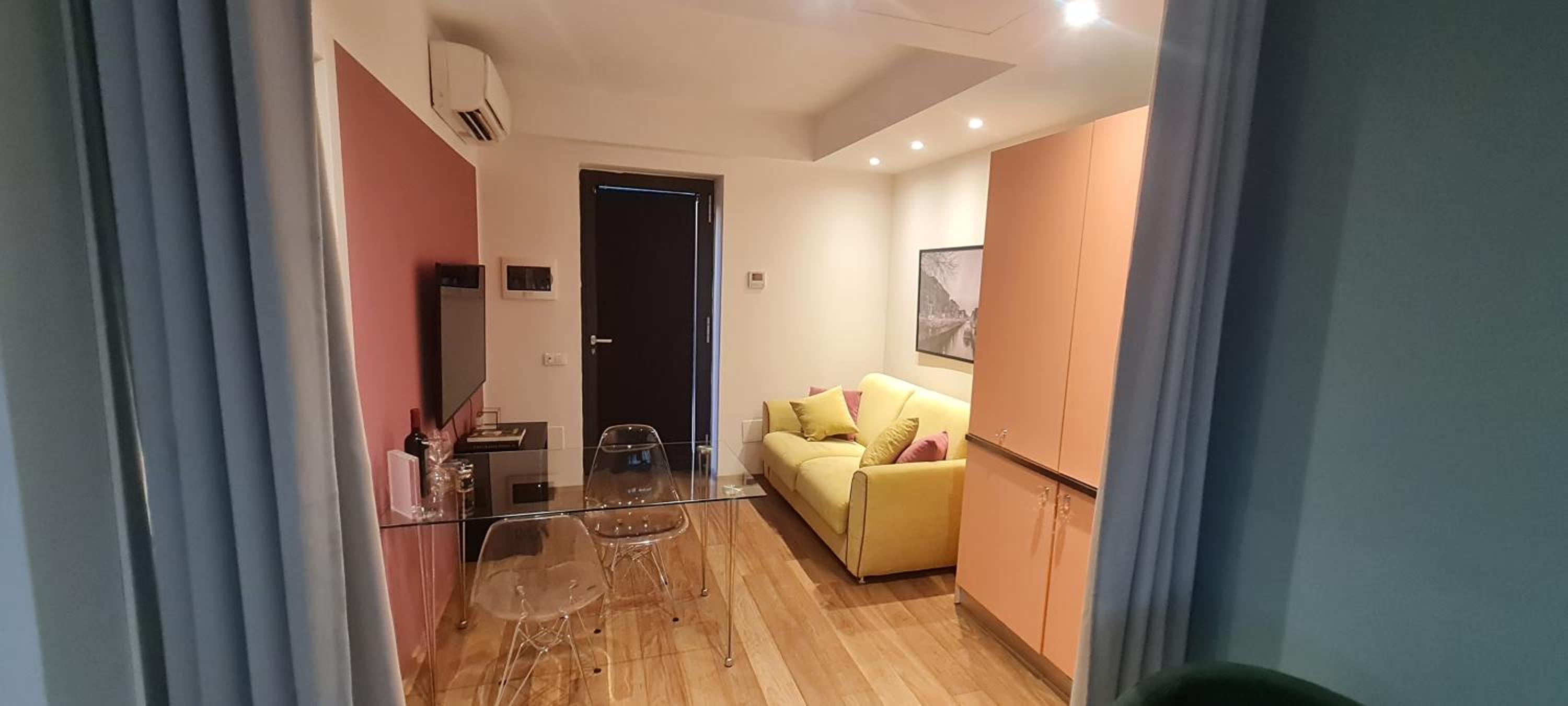 NJ Hotels & Apartments San Pietro all'orto 6