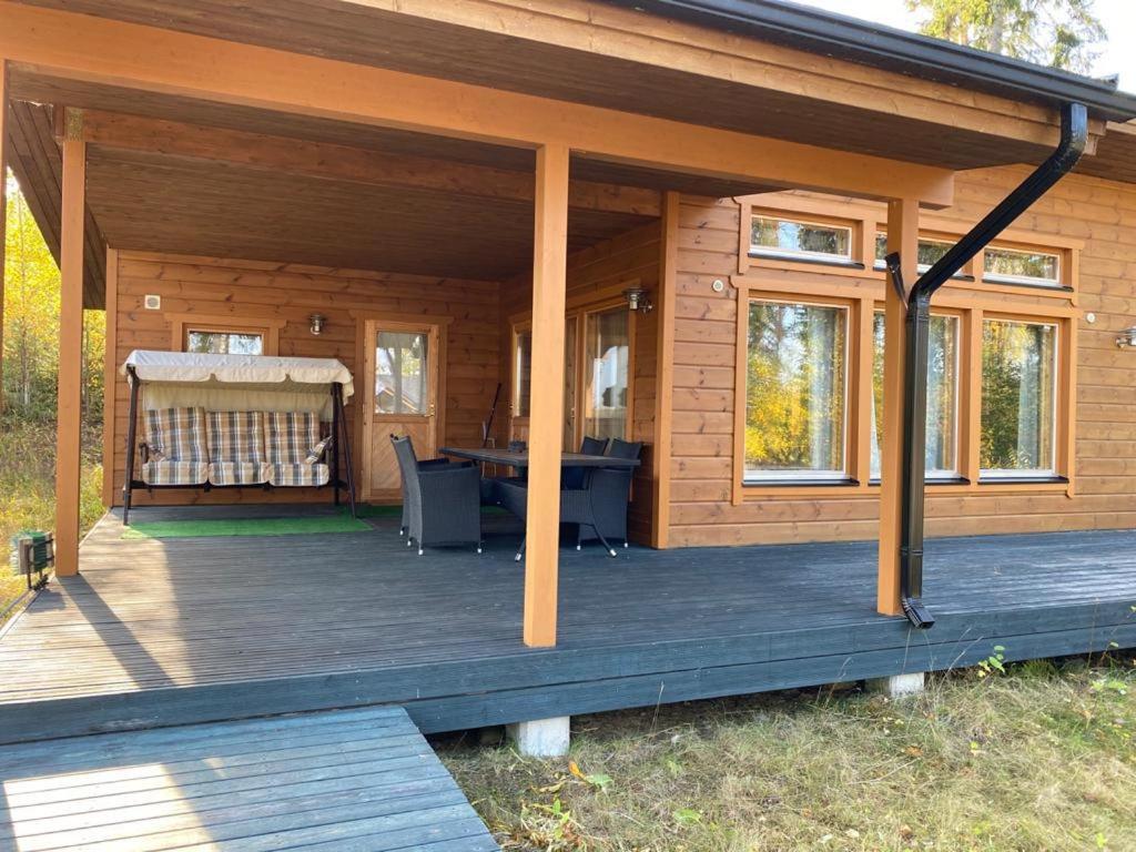 Mukava mökki kompleksi Saimaan rannalla