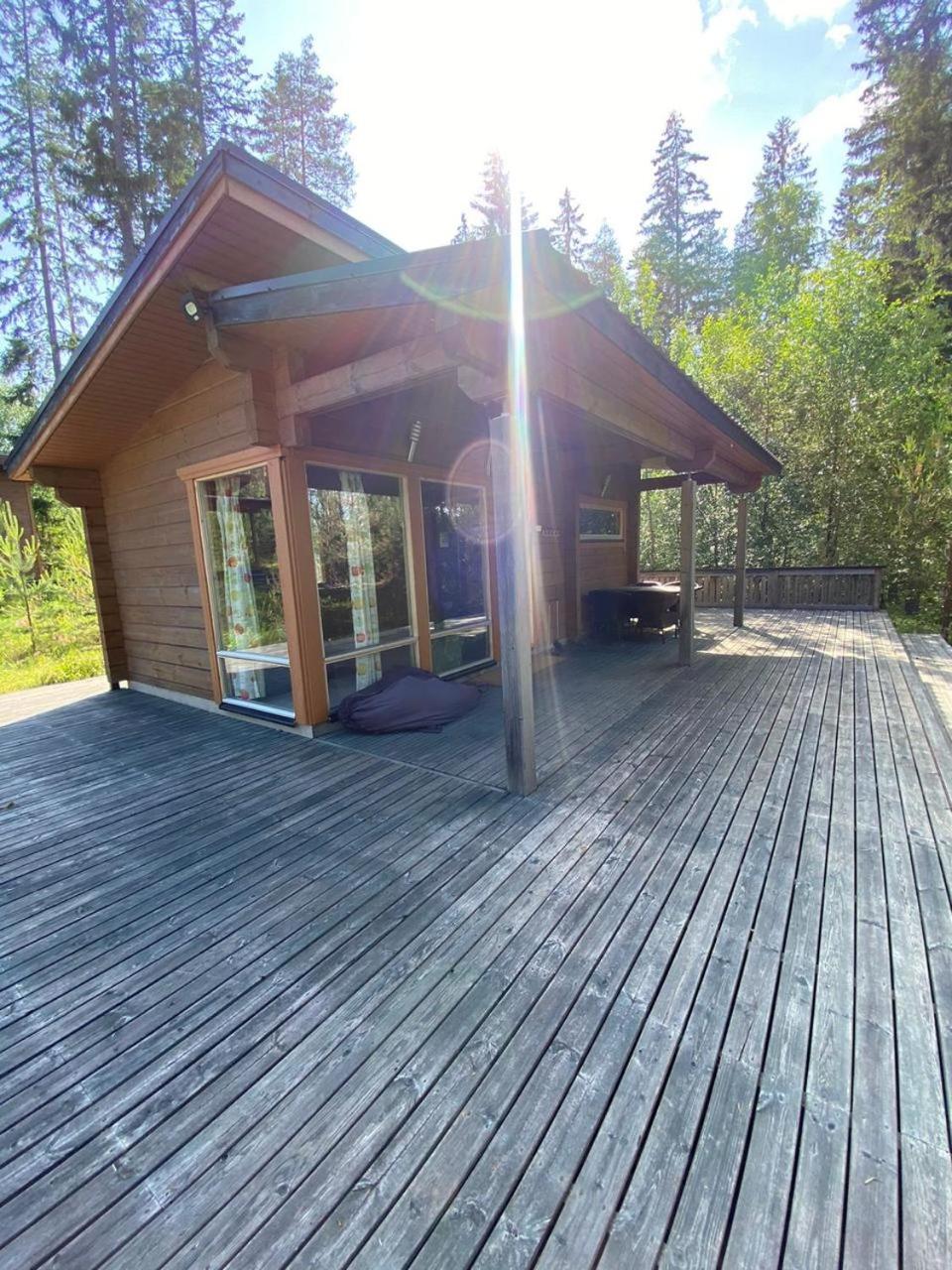 Mukava mökki kompleksi Saimaan rannalla