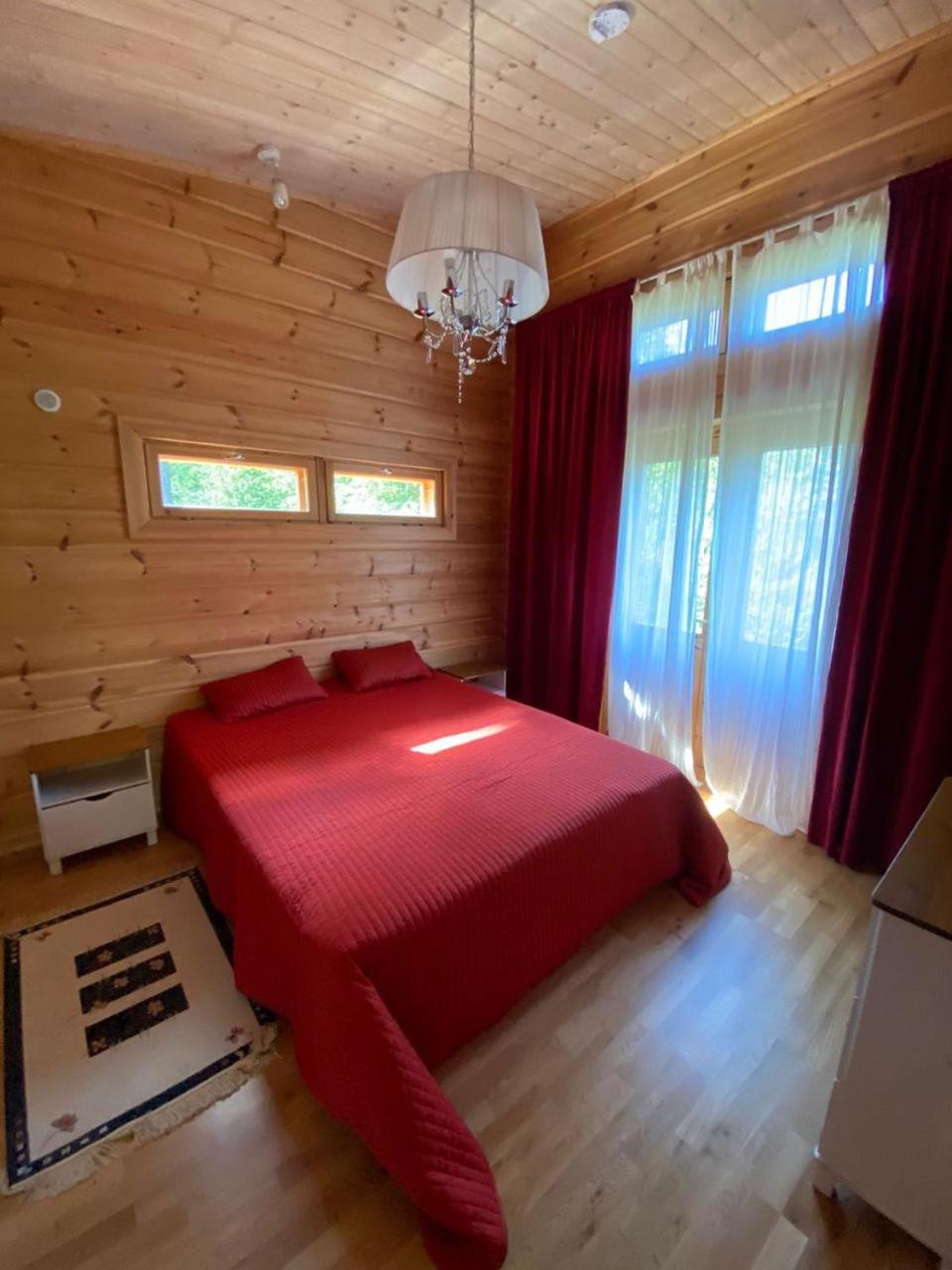 Mukava mökki kompleksi Saimaan rannalla