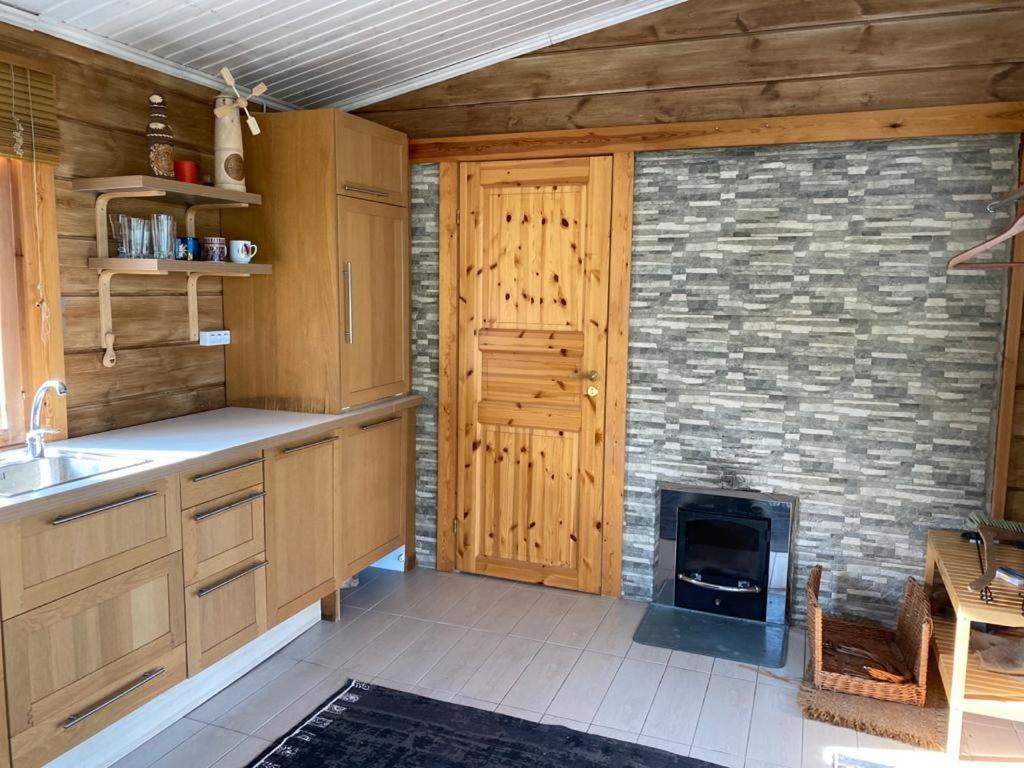 Mukava mökki kompleksi Saimaan rannalla