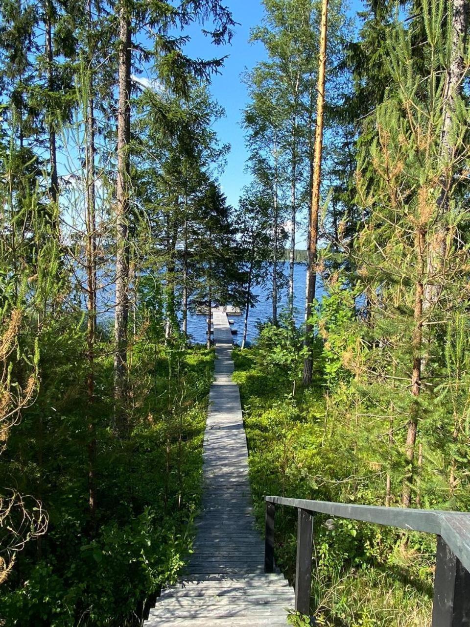 Mukava mökki kompleksi Saimaan rannalla