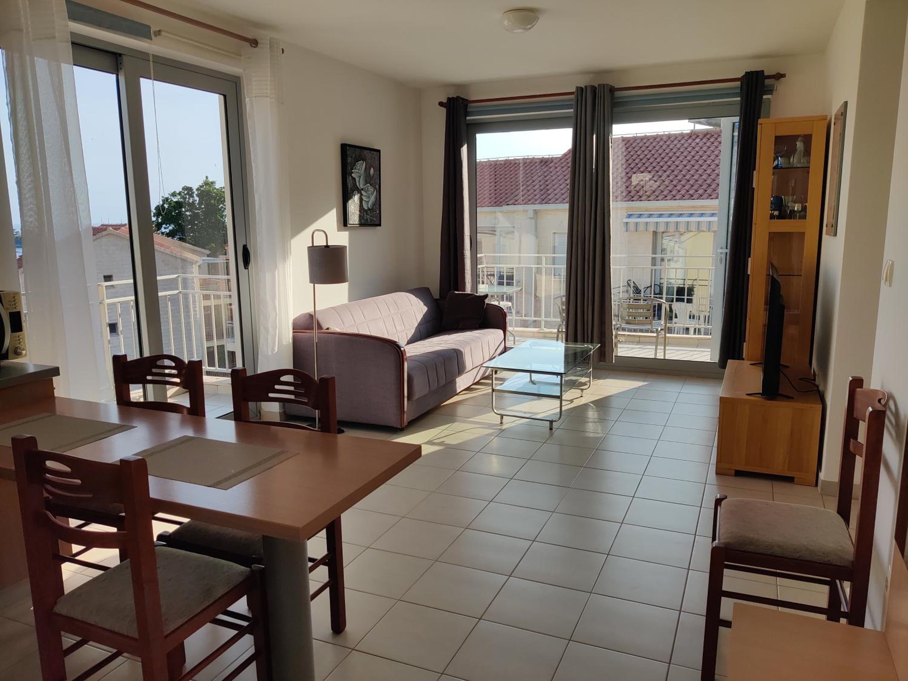 Petrovac Bay apartment with sea view and shared pool