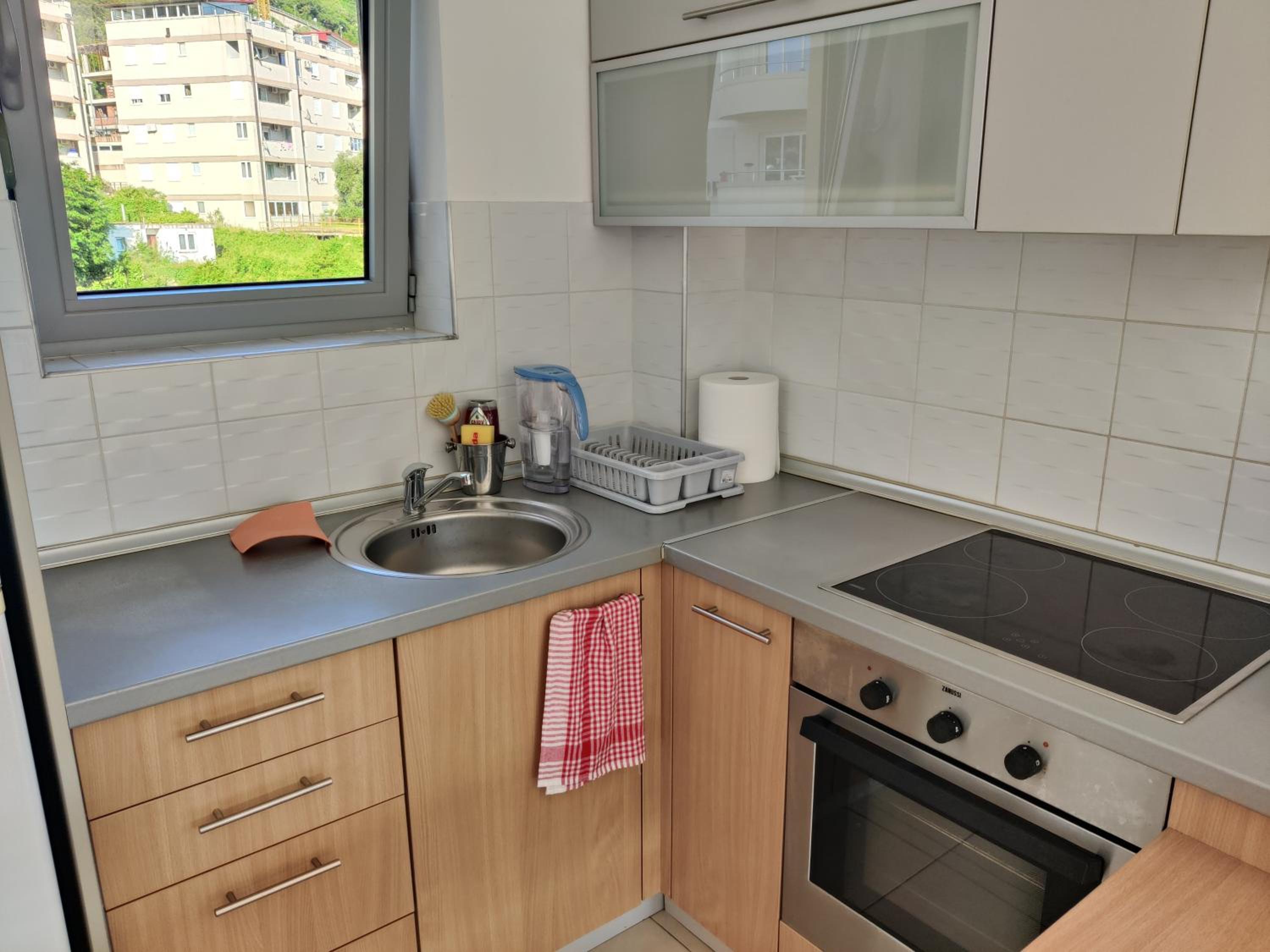 Petrovac Bay apartment with sea view and shared pool