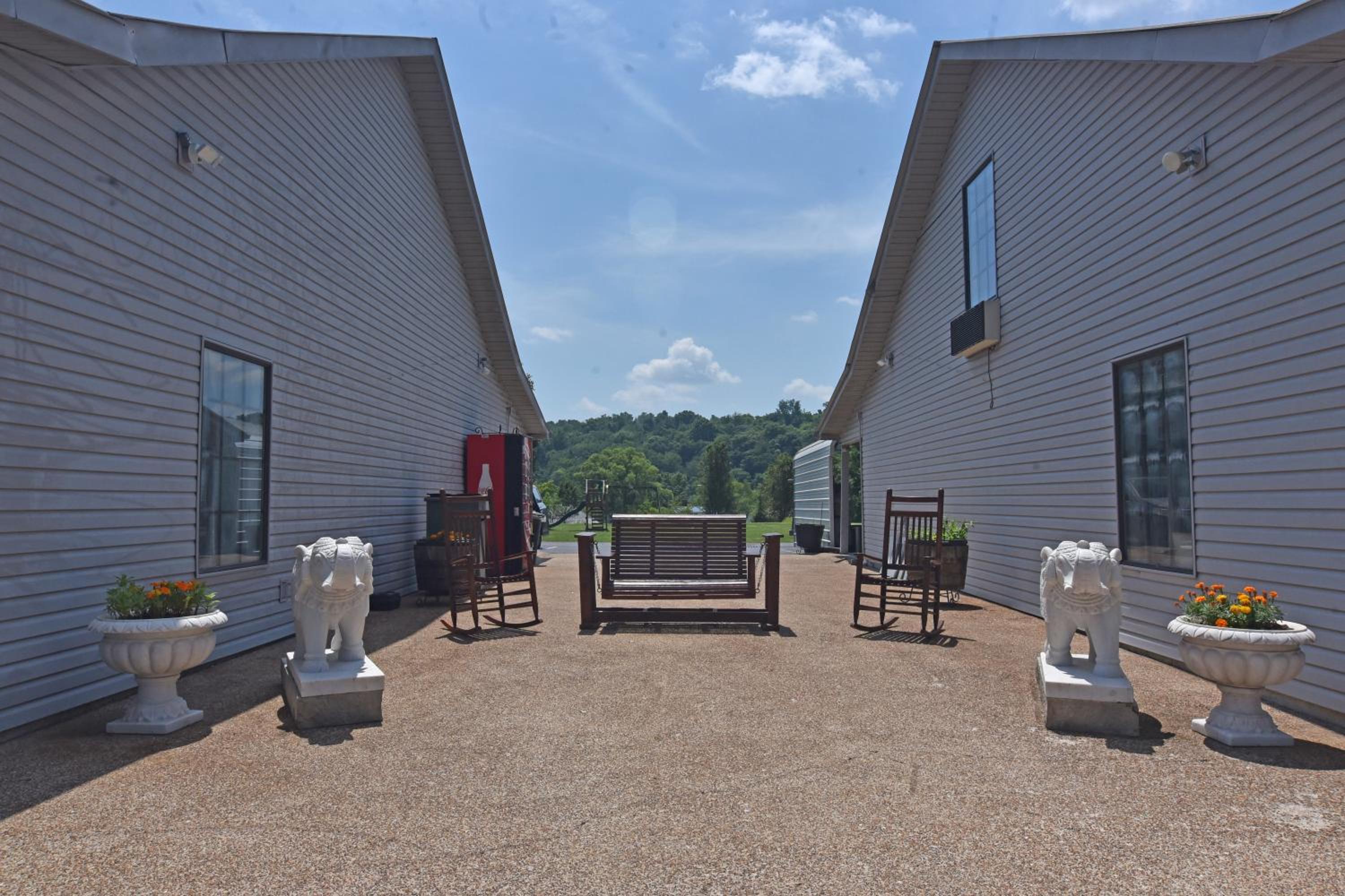 Lynchburg Country Inn