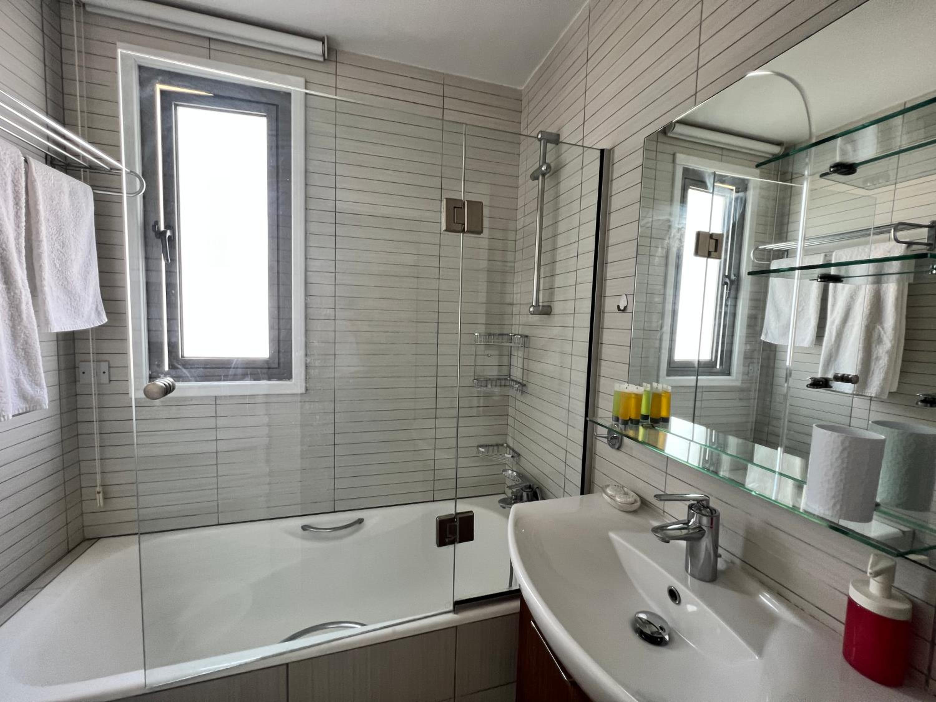 Queens Boutique Apartment 2BR