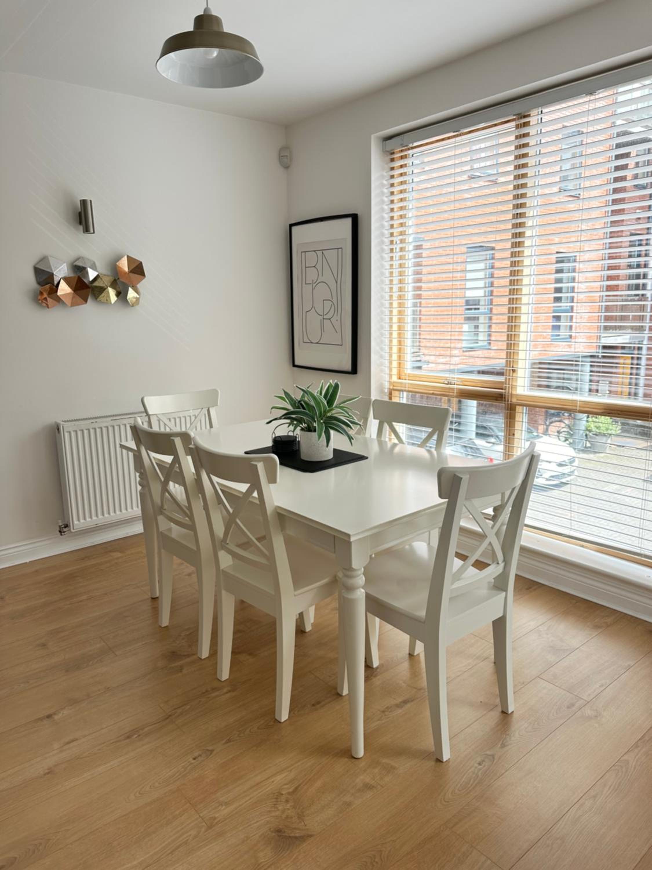 Spacious 4BR 4BA gated townhouse with balconies, Central JQ view 5