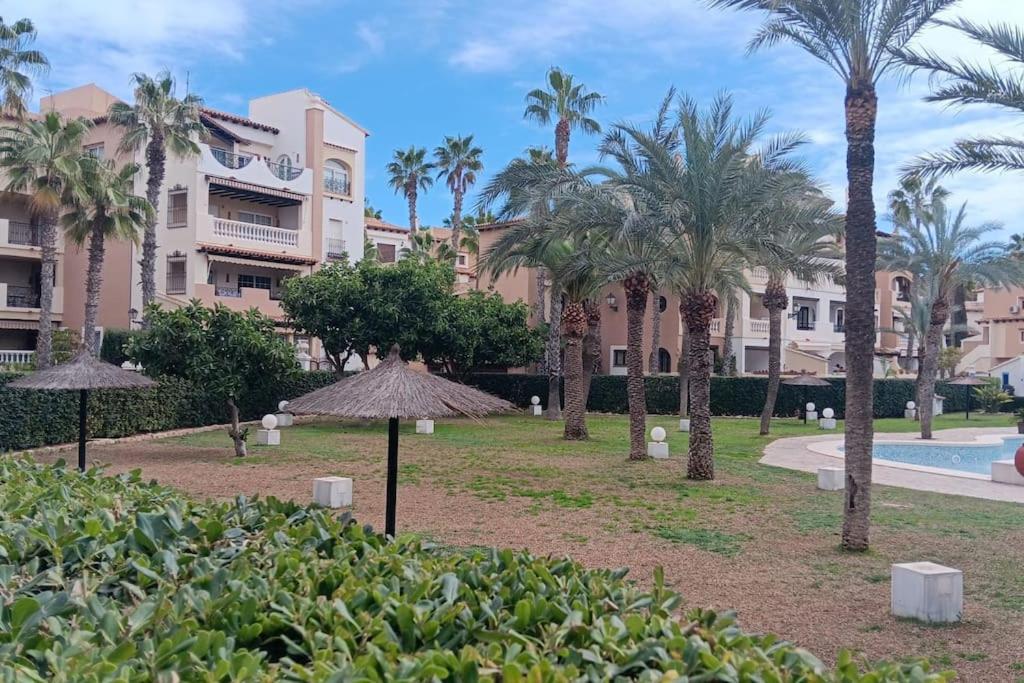Apartamento en Torrevieja playa con WIFI