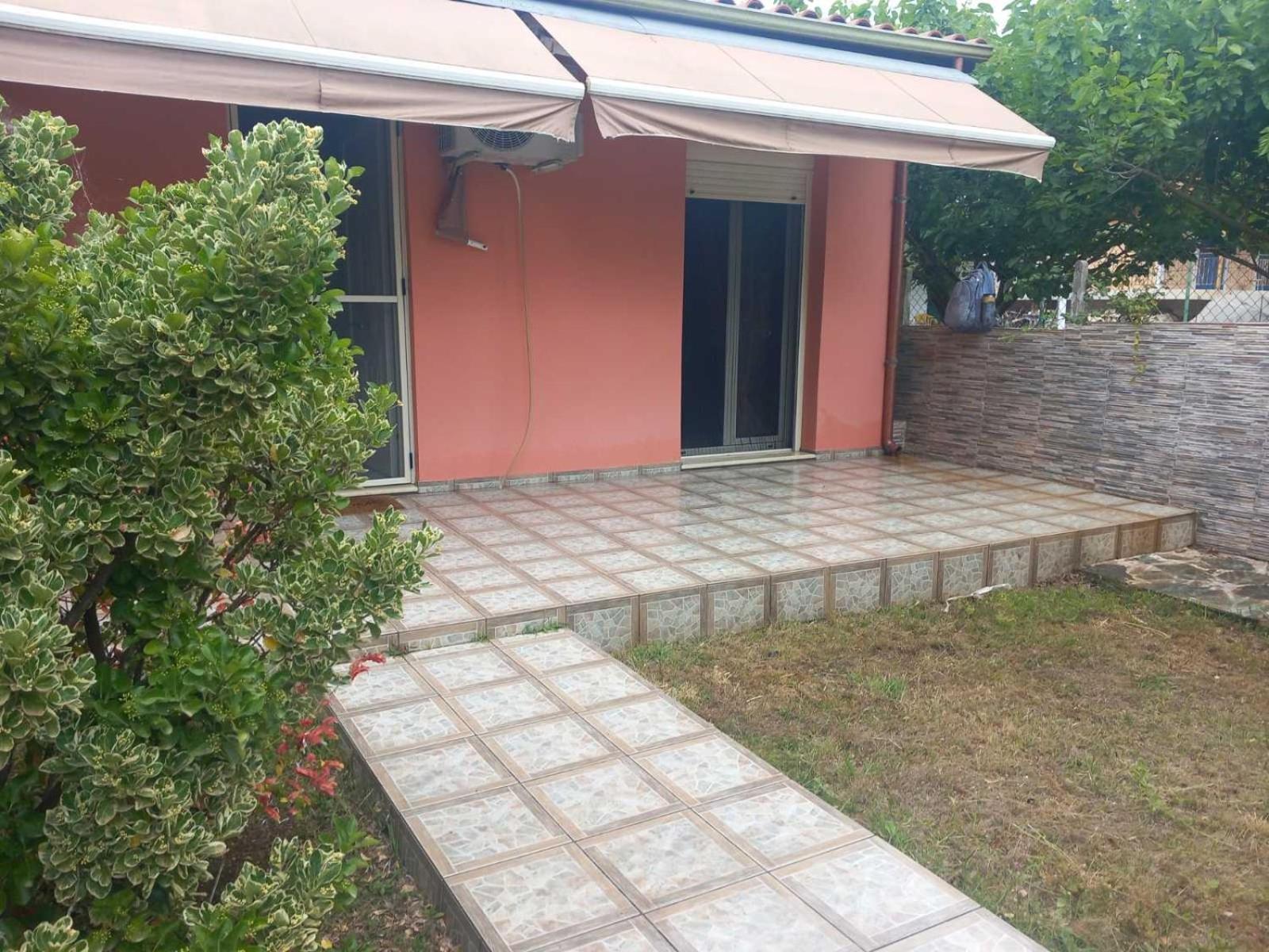 Silver Coast Cottage Raches view 4