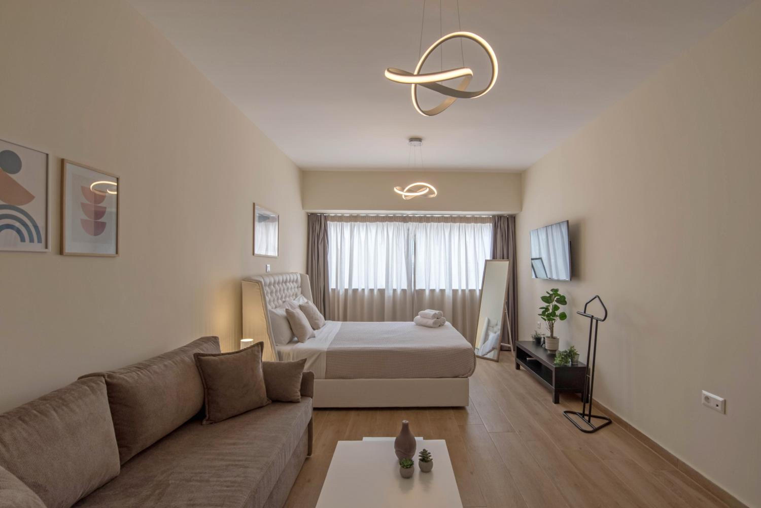 Amazing Apartments @ Aiolou Str.