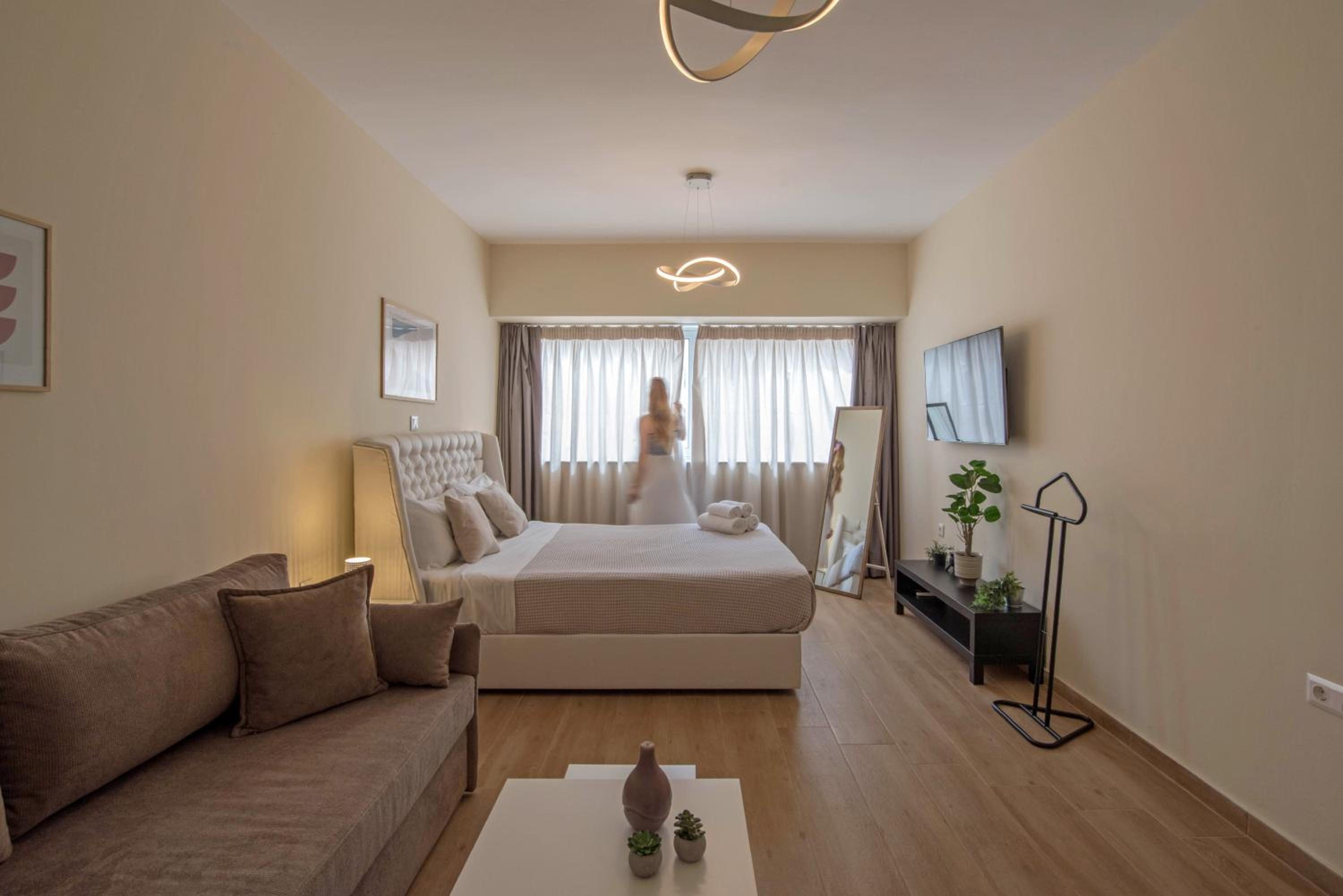 Amazing Apartments @ Aiolou Str.
