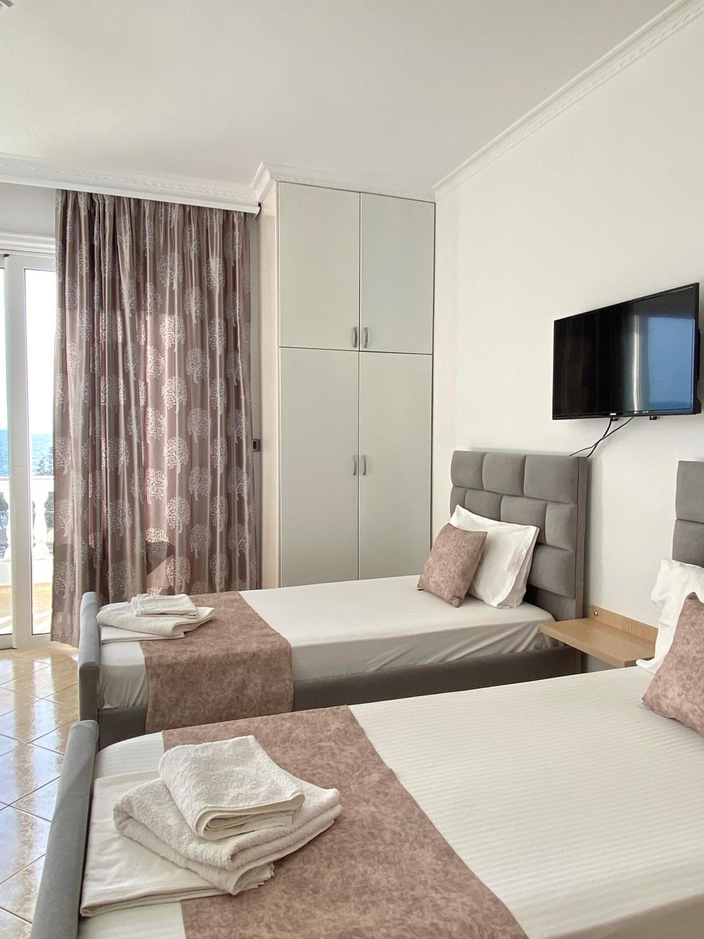 Santa Paola Apartments
