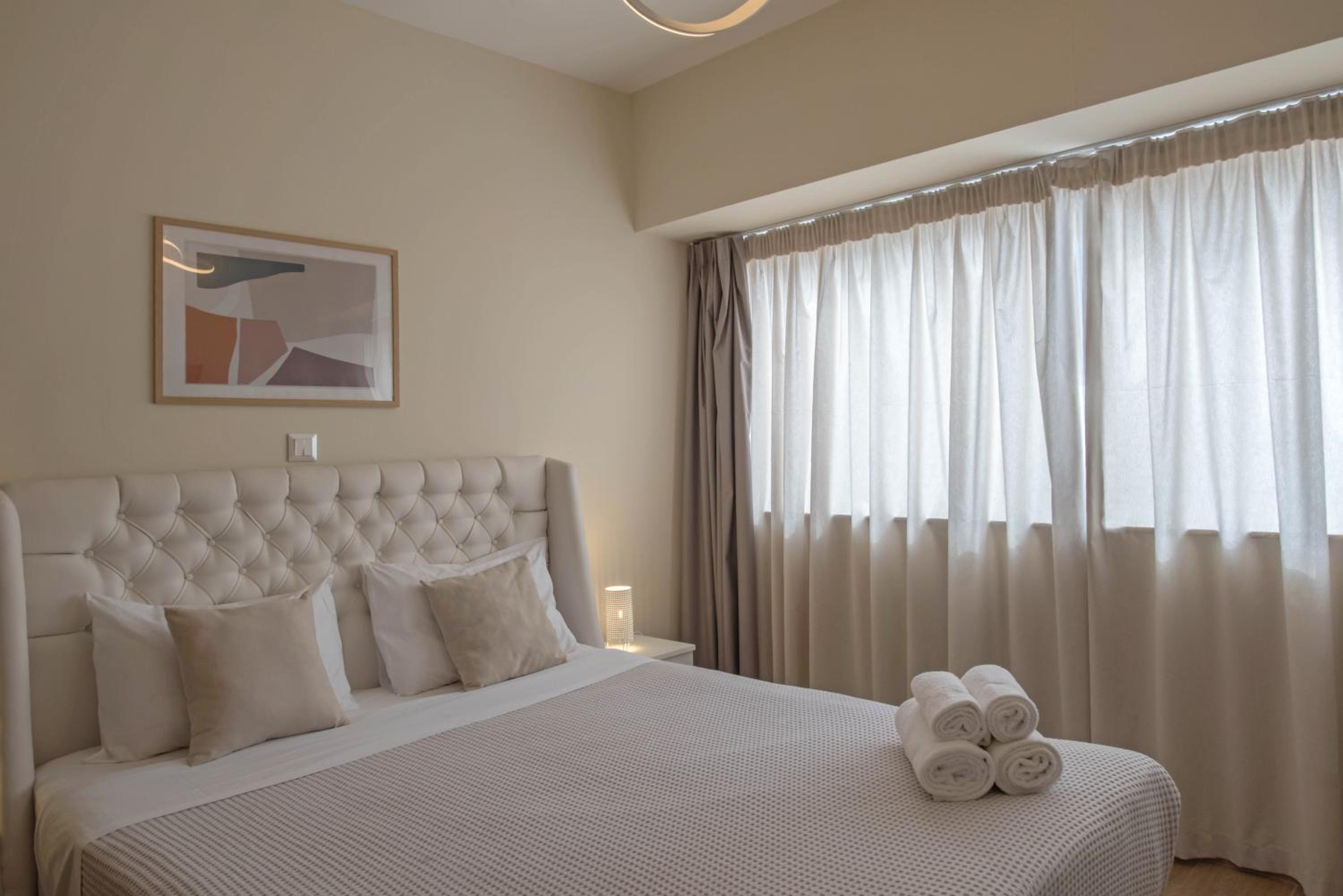 Amazing Apartments @ Aiolou Str.
