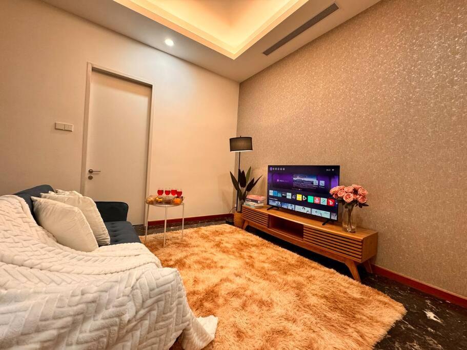 Modern 3min KLCC 2BR 1-5pax Royce Residence By Fantasy