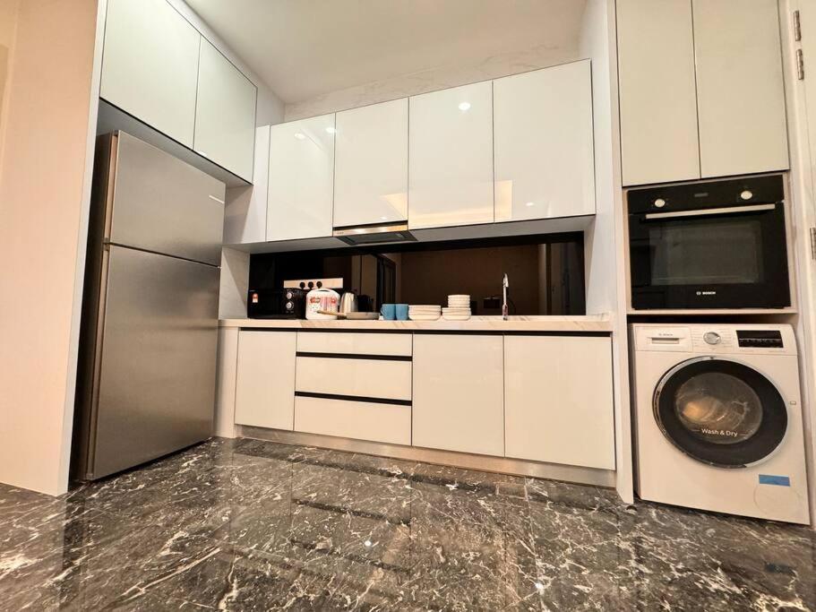 Modern 3min KLCC 2BR 1-5pax Royce Residence By Fantasy