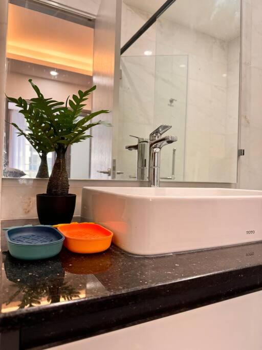 Modern 3min KLCC 2BR 1-5pax Royce Residence By Fantasy