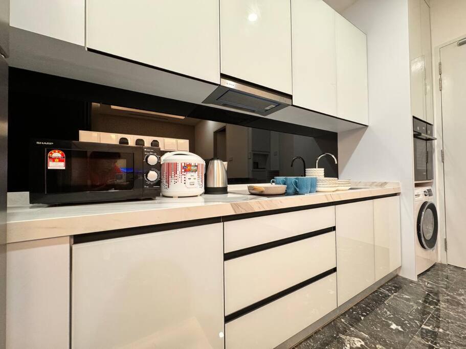 Modern 3min KLCC 2BR 1-5pax Royce Residence By Fantasy