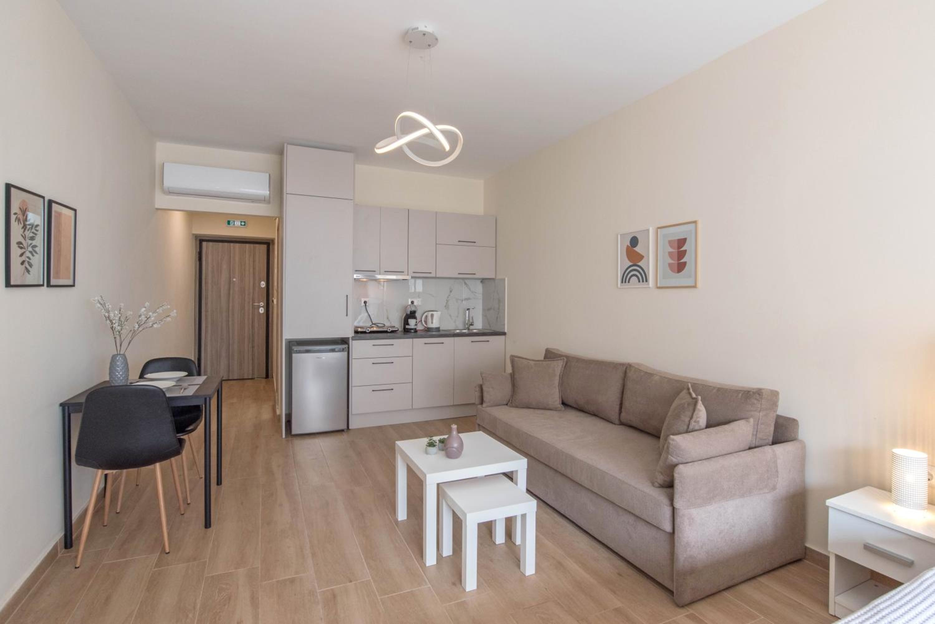 Amazing Apartments @ Aiolou Str.