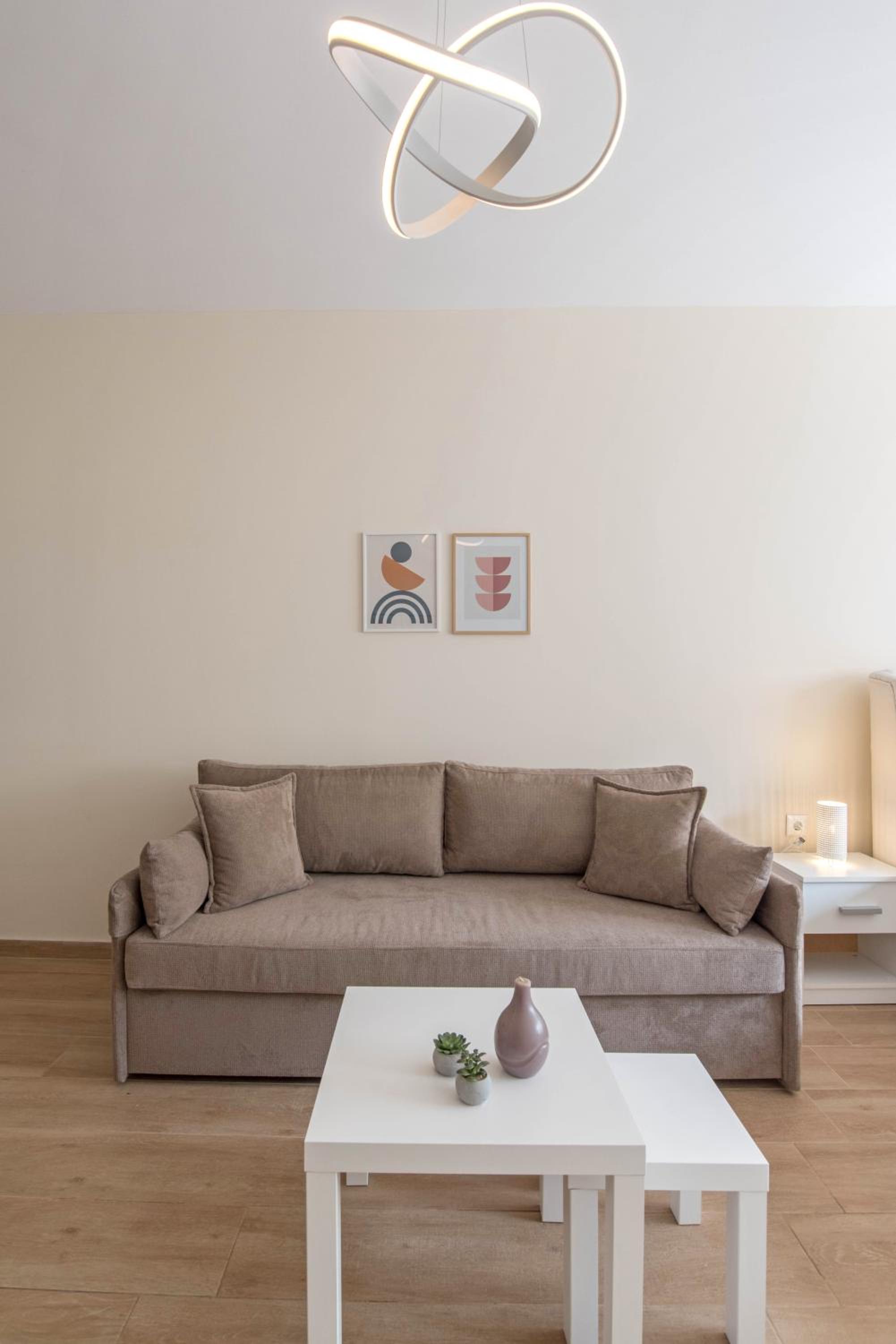 Amazing Apartments @ Aiolou Str.