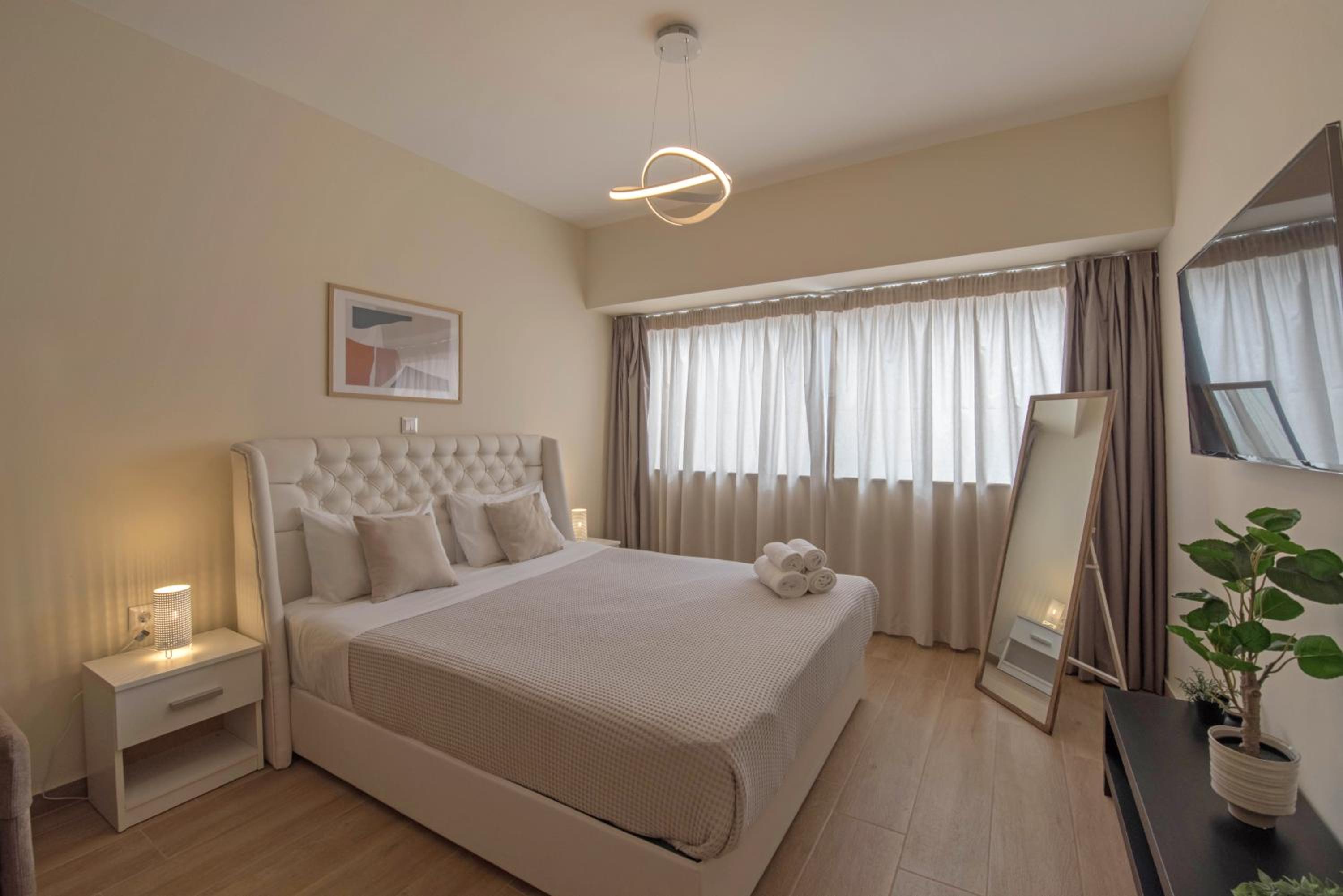 Amazing Apartments @ Aiolou Str.