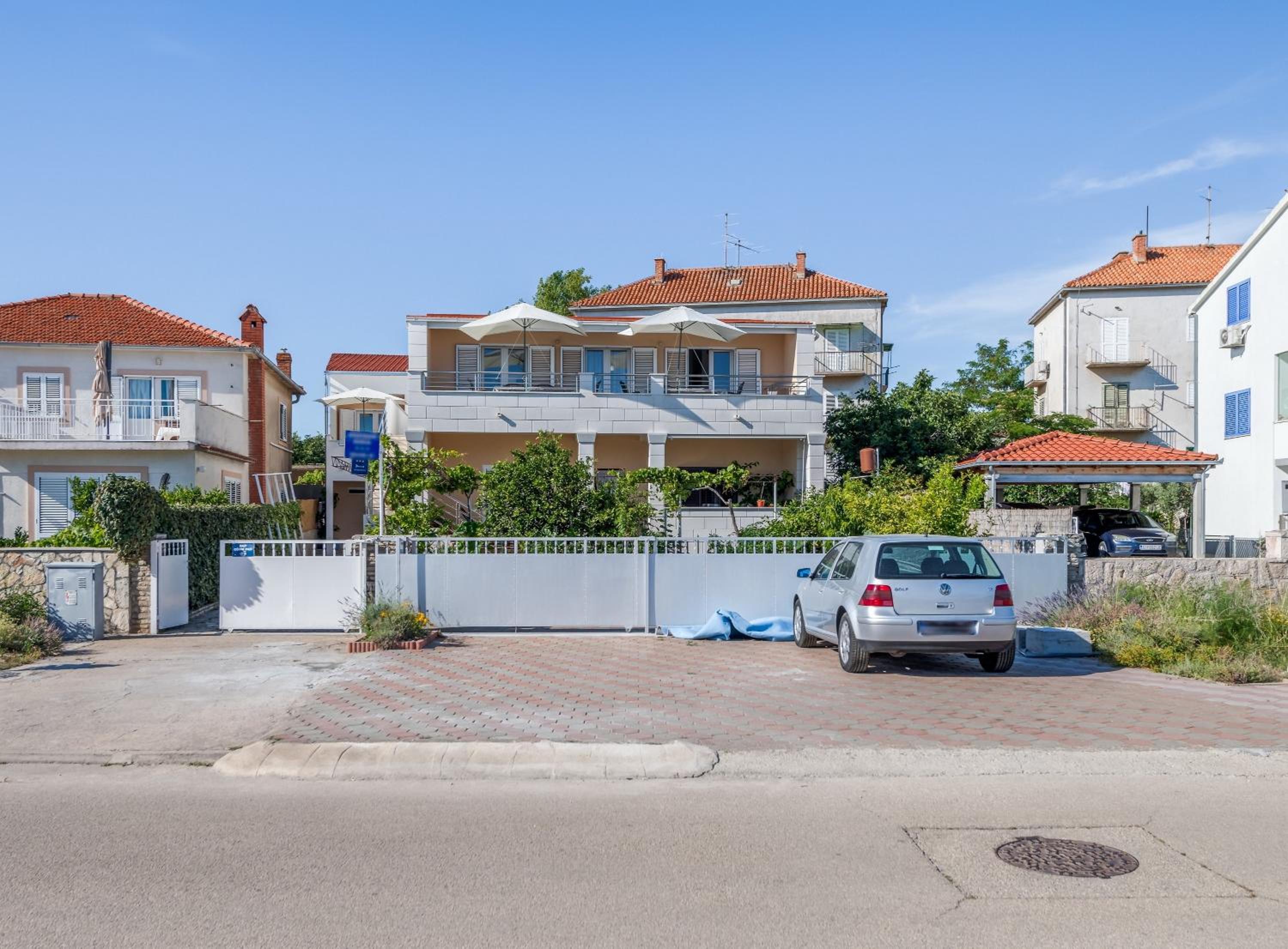 Seafront apartments Marija with terrace and mooring