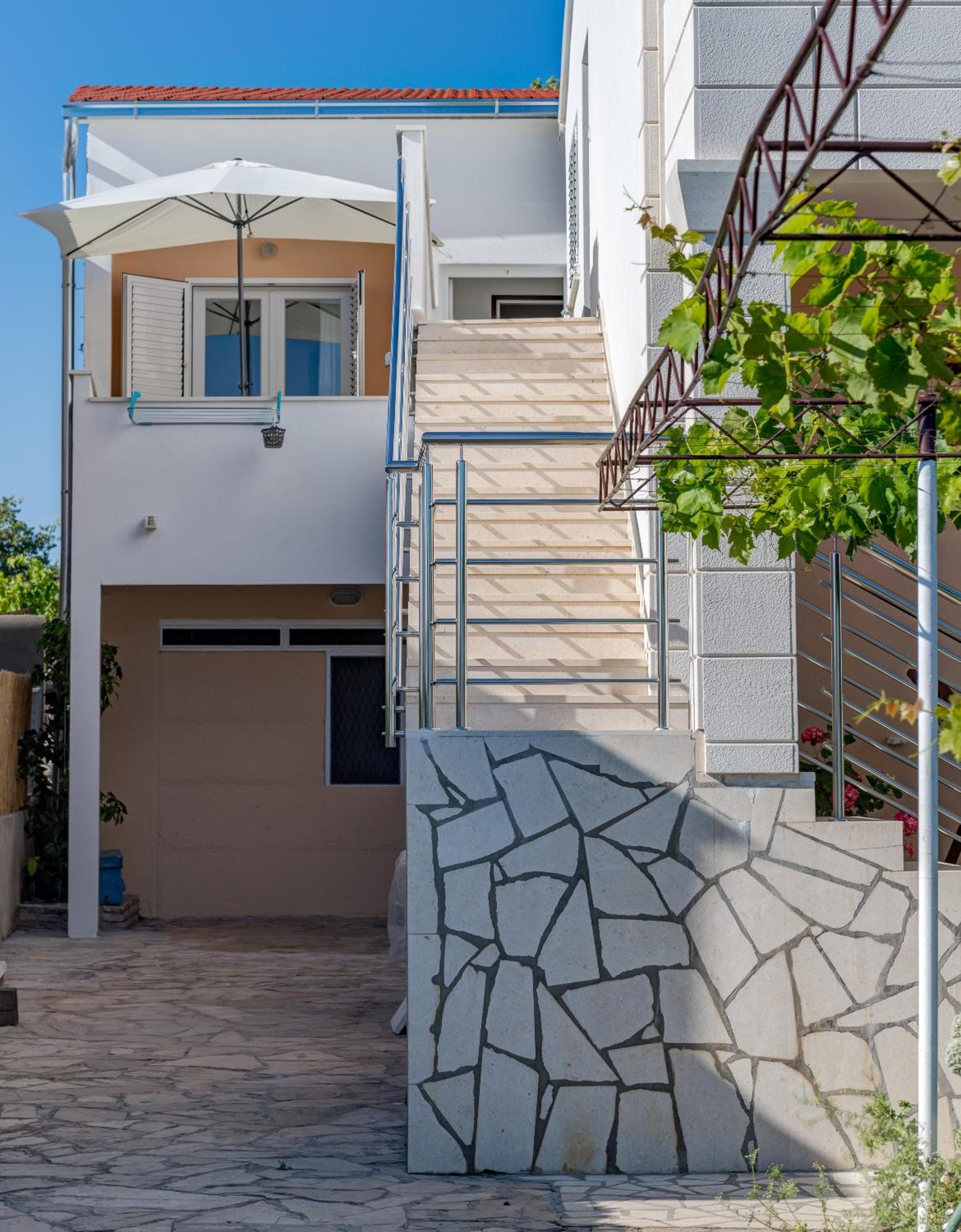 Seafront apartments Marija with terrace and mooring
