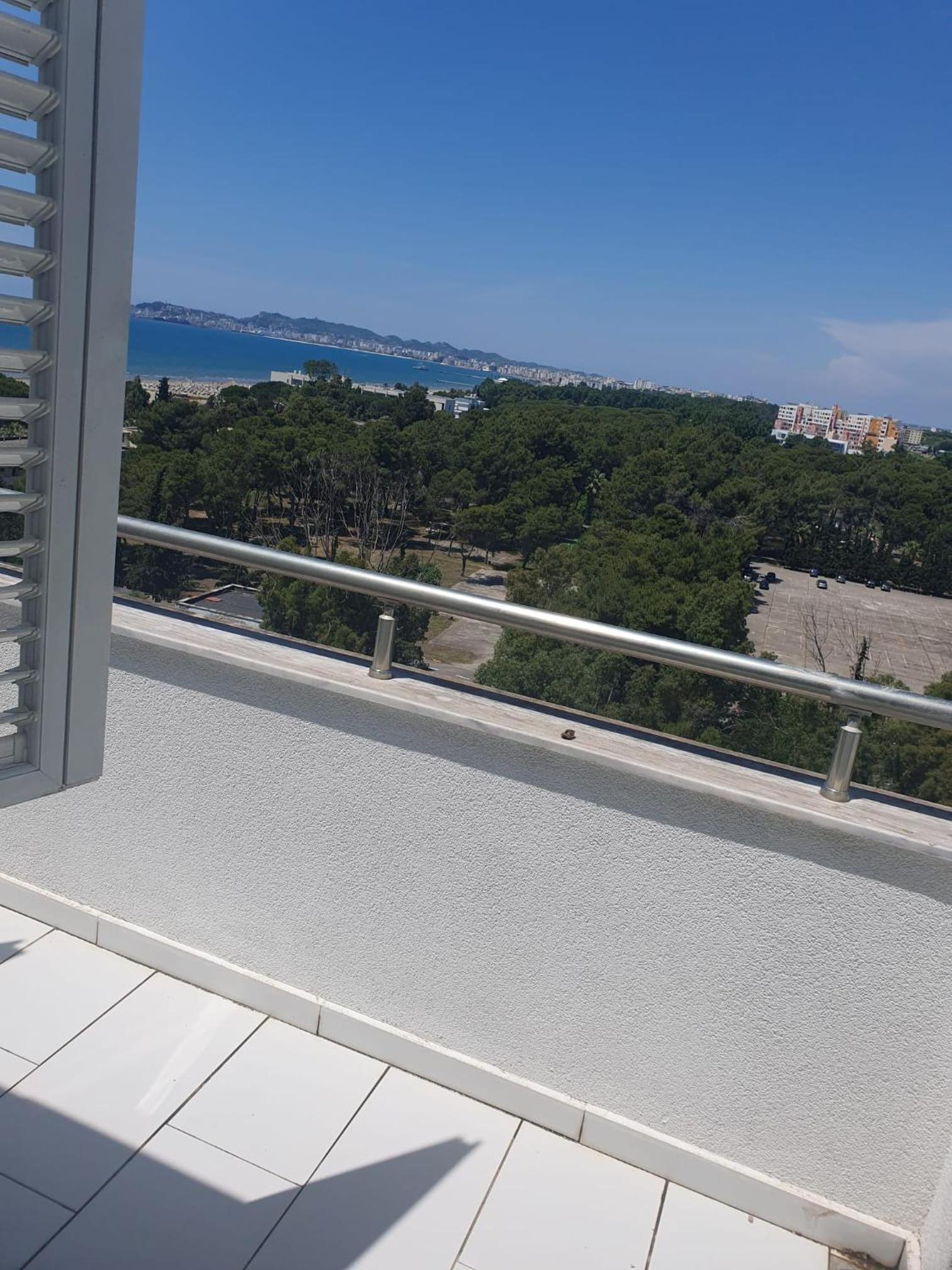 Penthouse d'exception avec Rooftop vue mer et colline 3 chambres sur 2 étages 100m de la plage