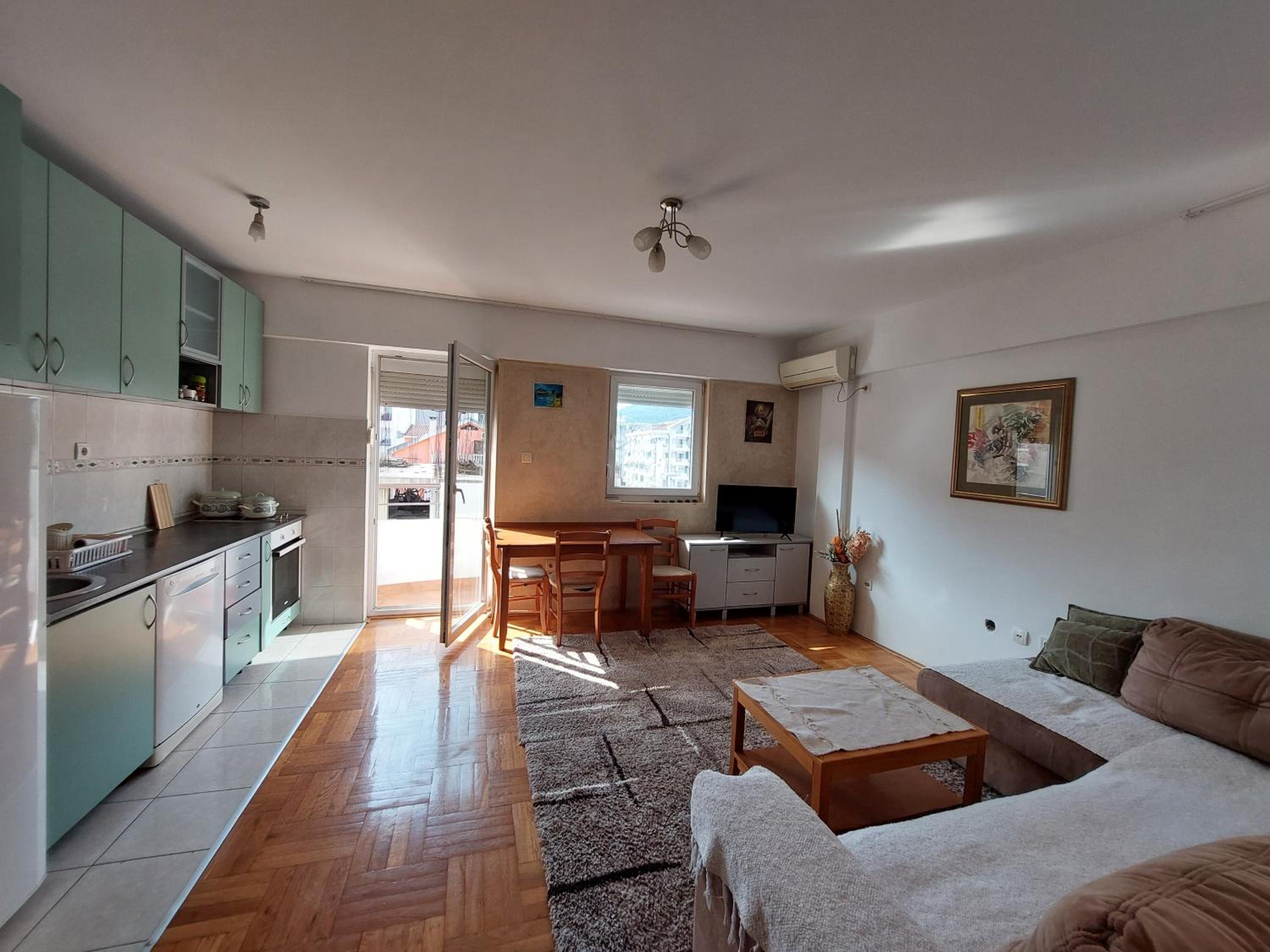 Two-bedroom apartment with parking view 2