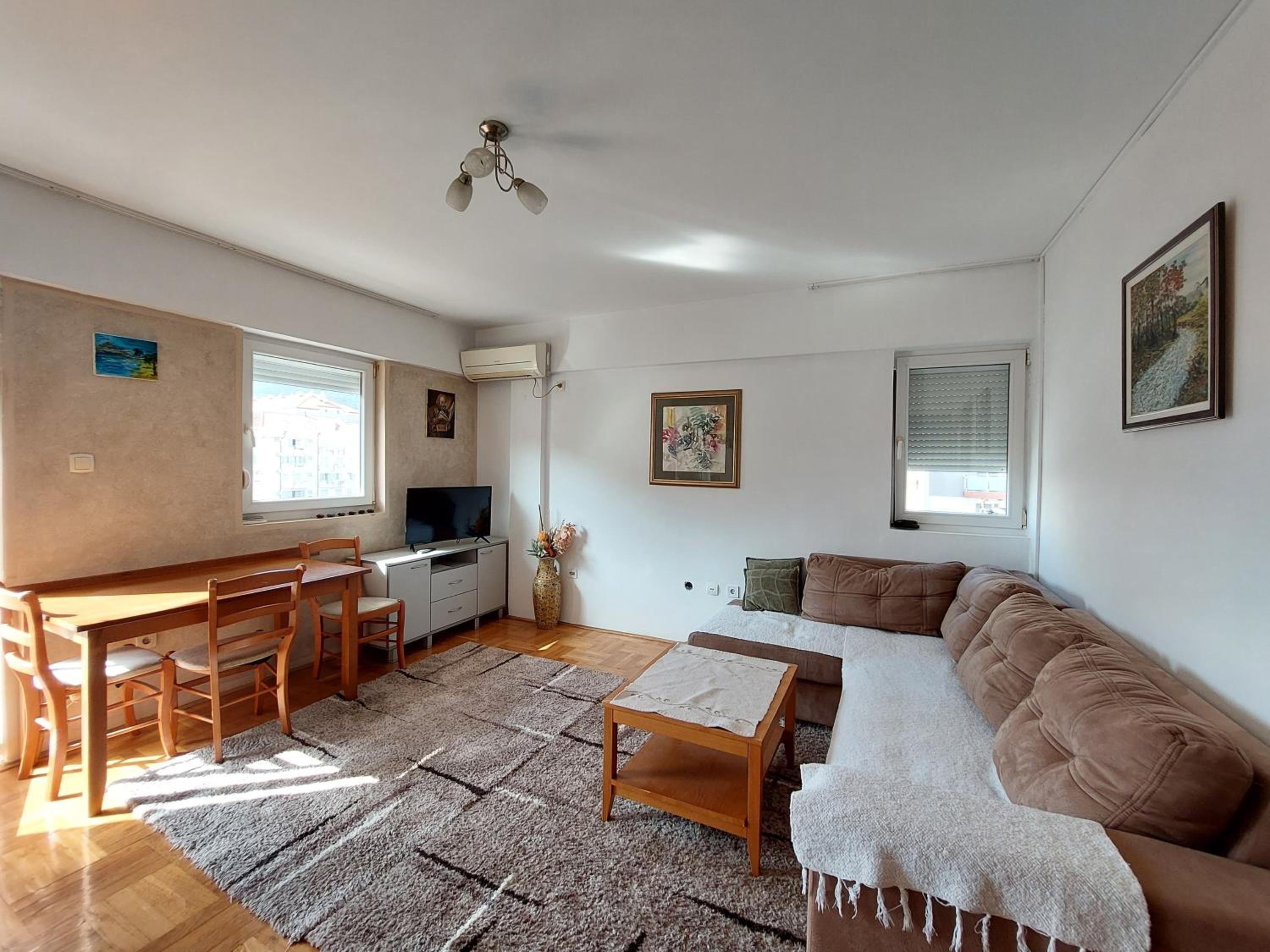Two-bedroom apartment with parking view 3