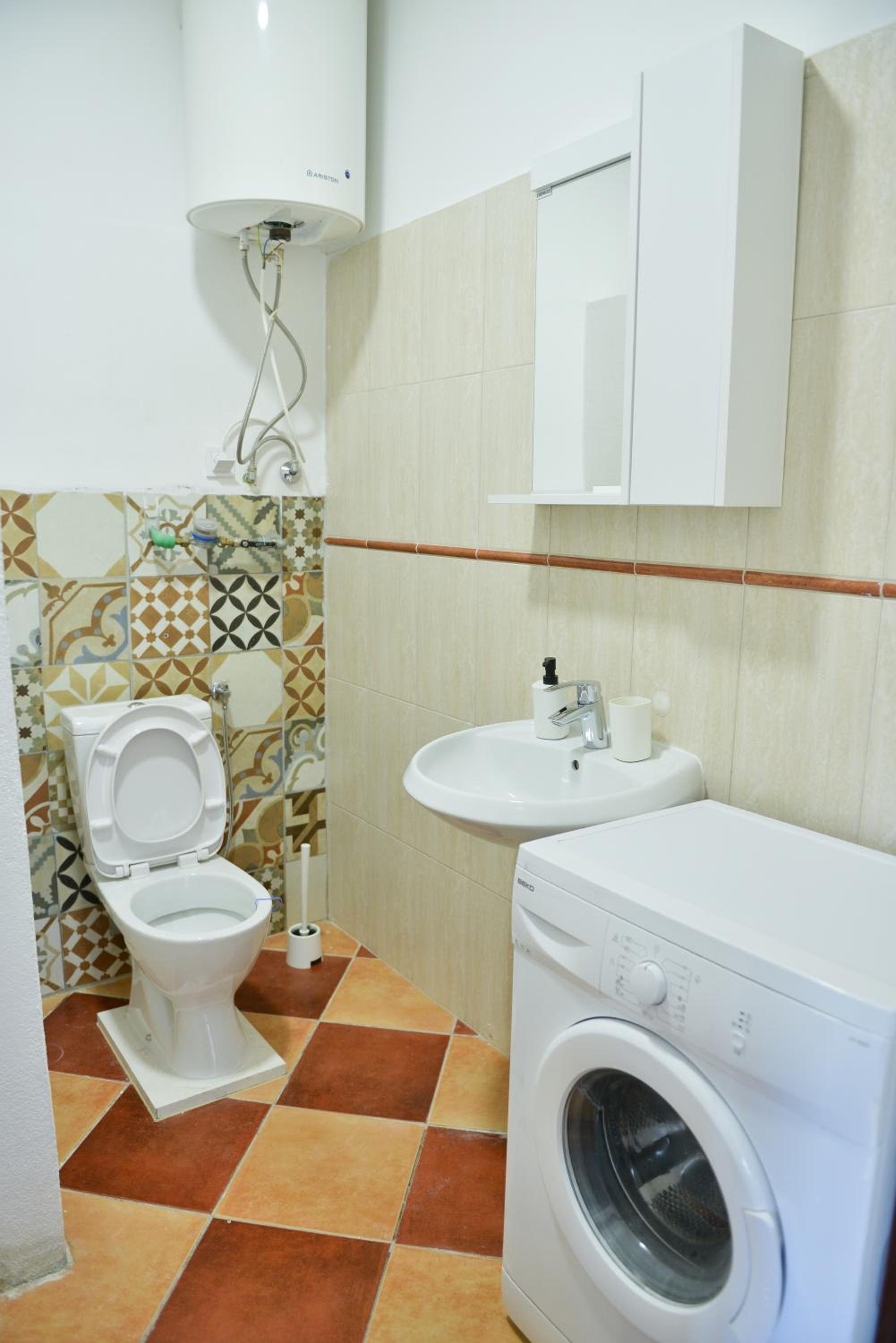 Photo 32