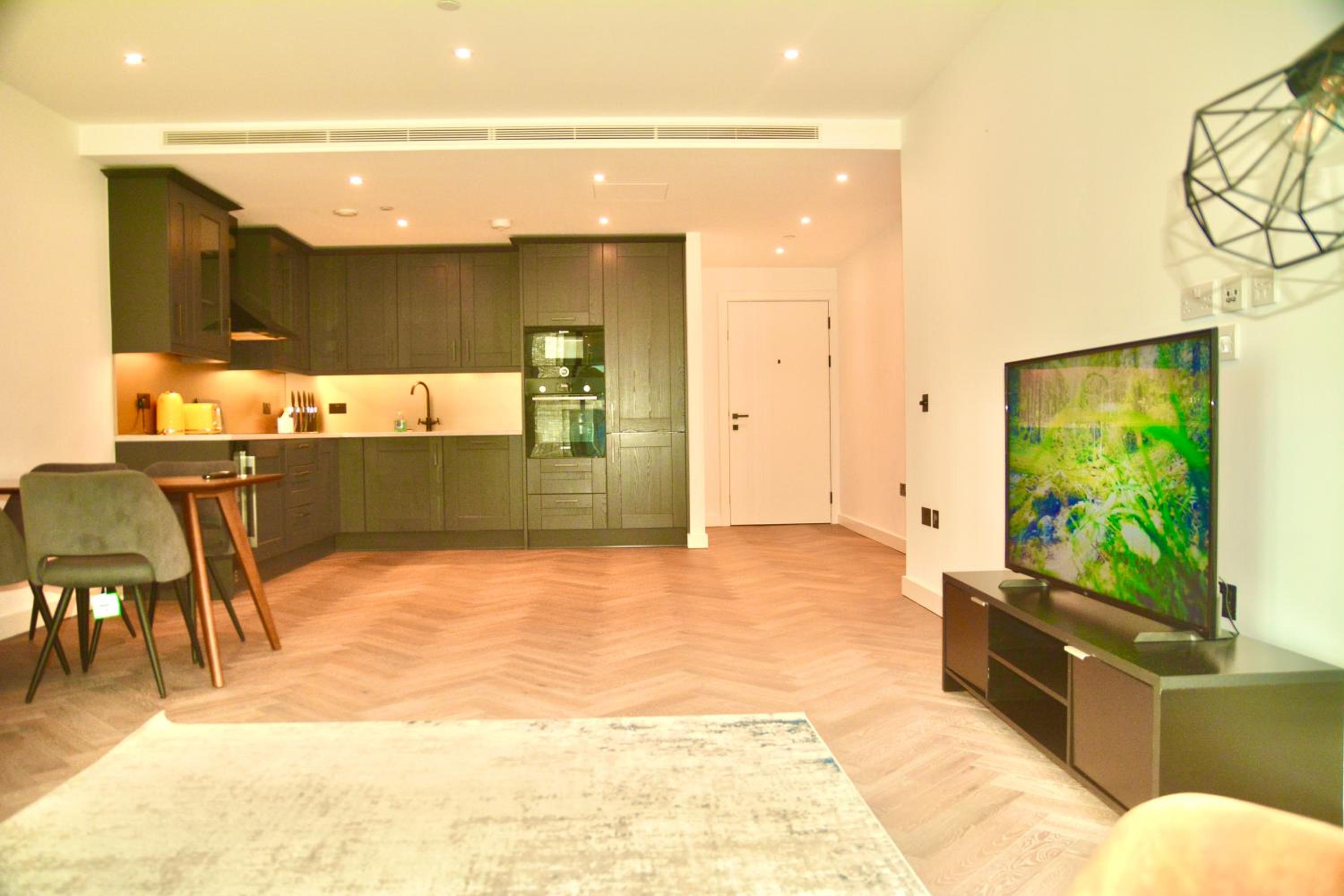 Amazing 2Bedroom close to Tower Bridge view 4