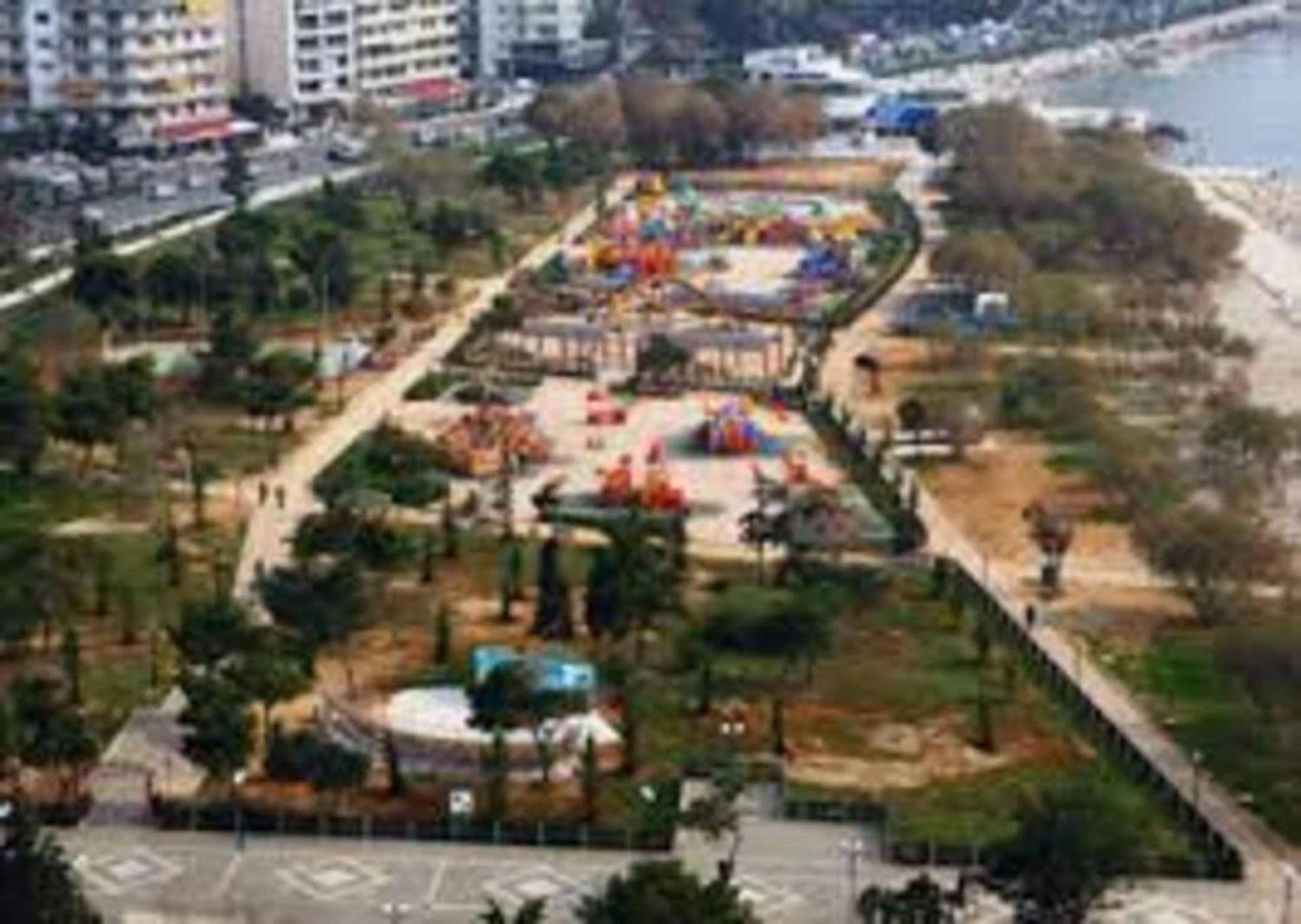 one block from the sea 10'minutes from acropolis