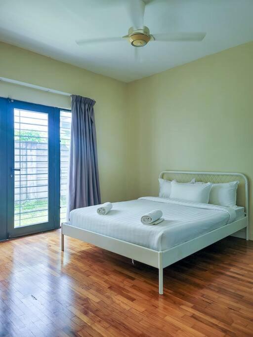 KL PJ Garden Pool Villa Karaoke photo 8
